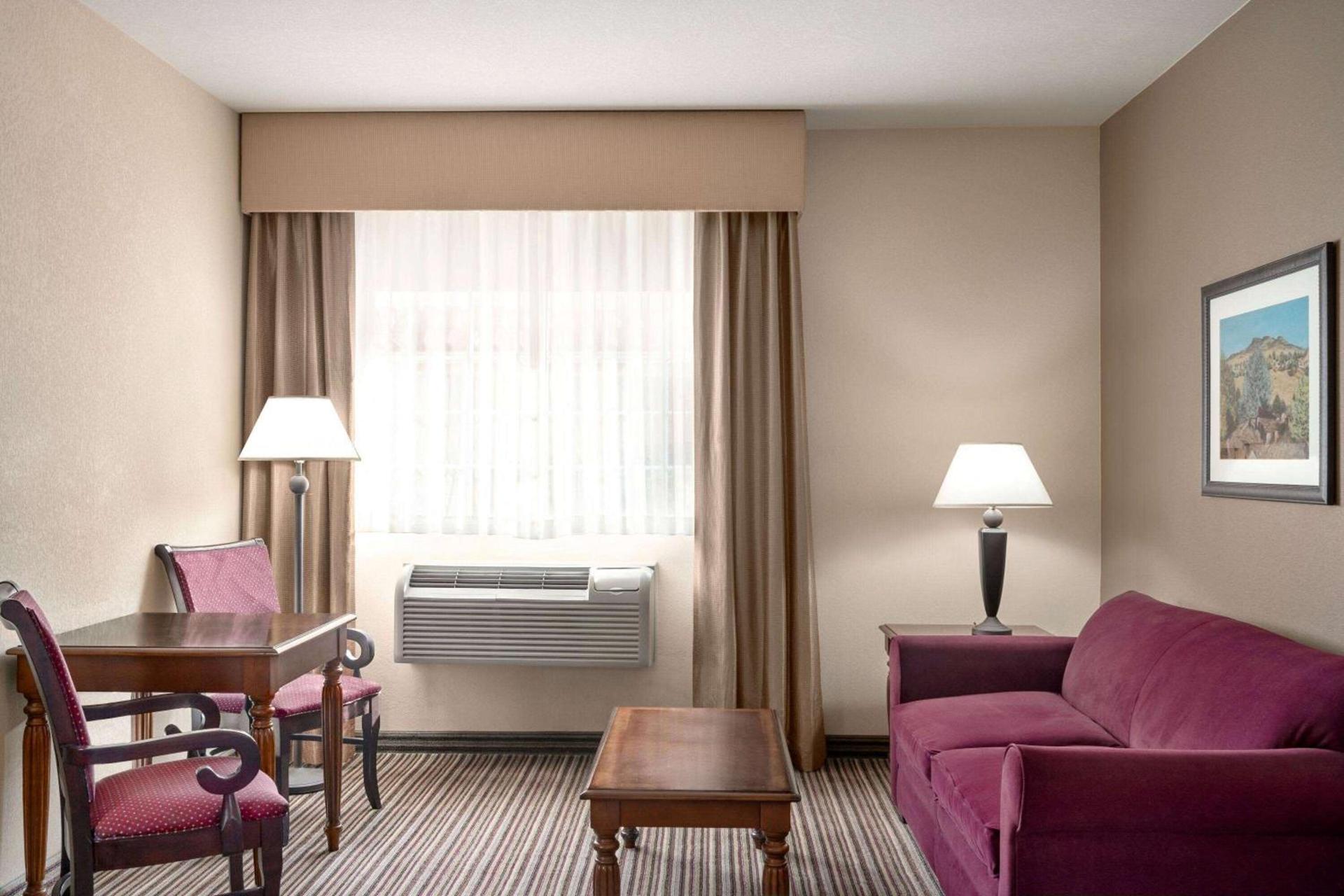 La Quinta by Wyndham Trinidad photo 20