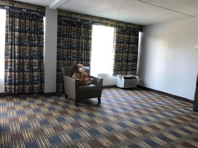 Baymont by Wyndham - Chicago - Addison - O'Hare photo 25