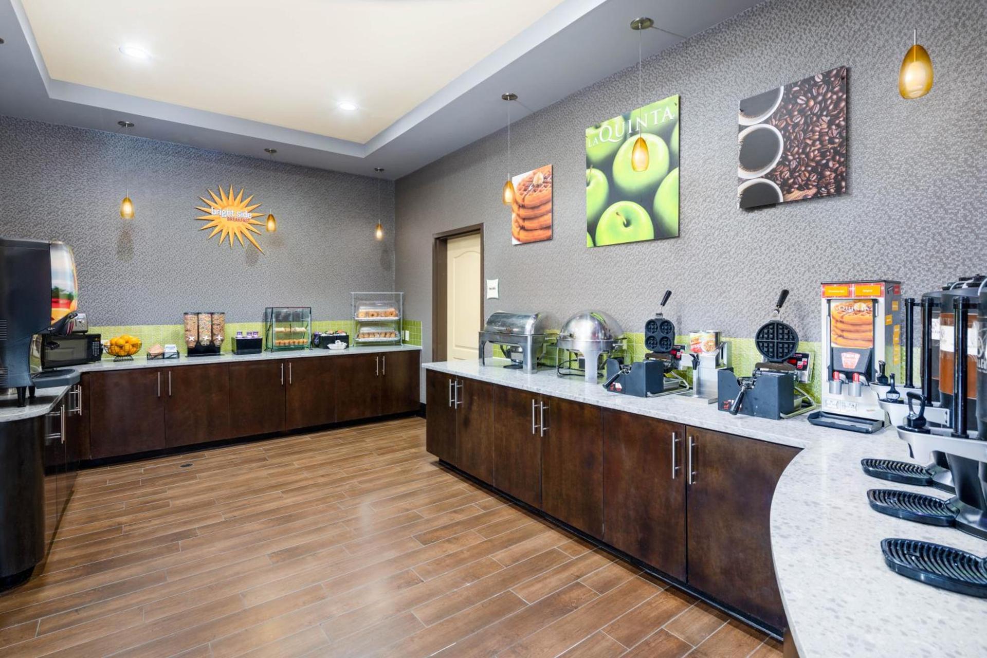 La Quinta by Wyndham Hinesville - Fort Stewart photo 3