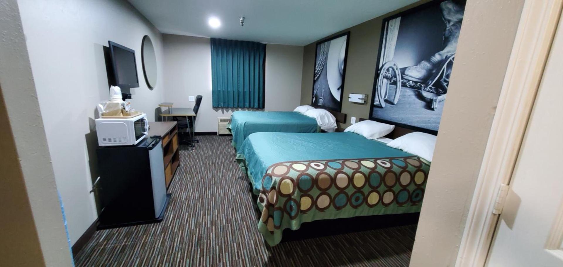Super 8 by Wyndham Chickasha photo 10