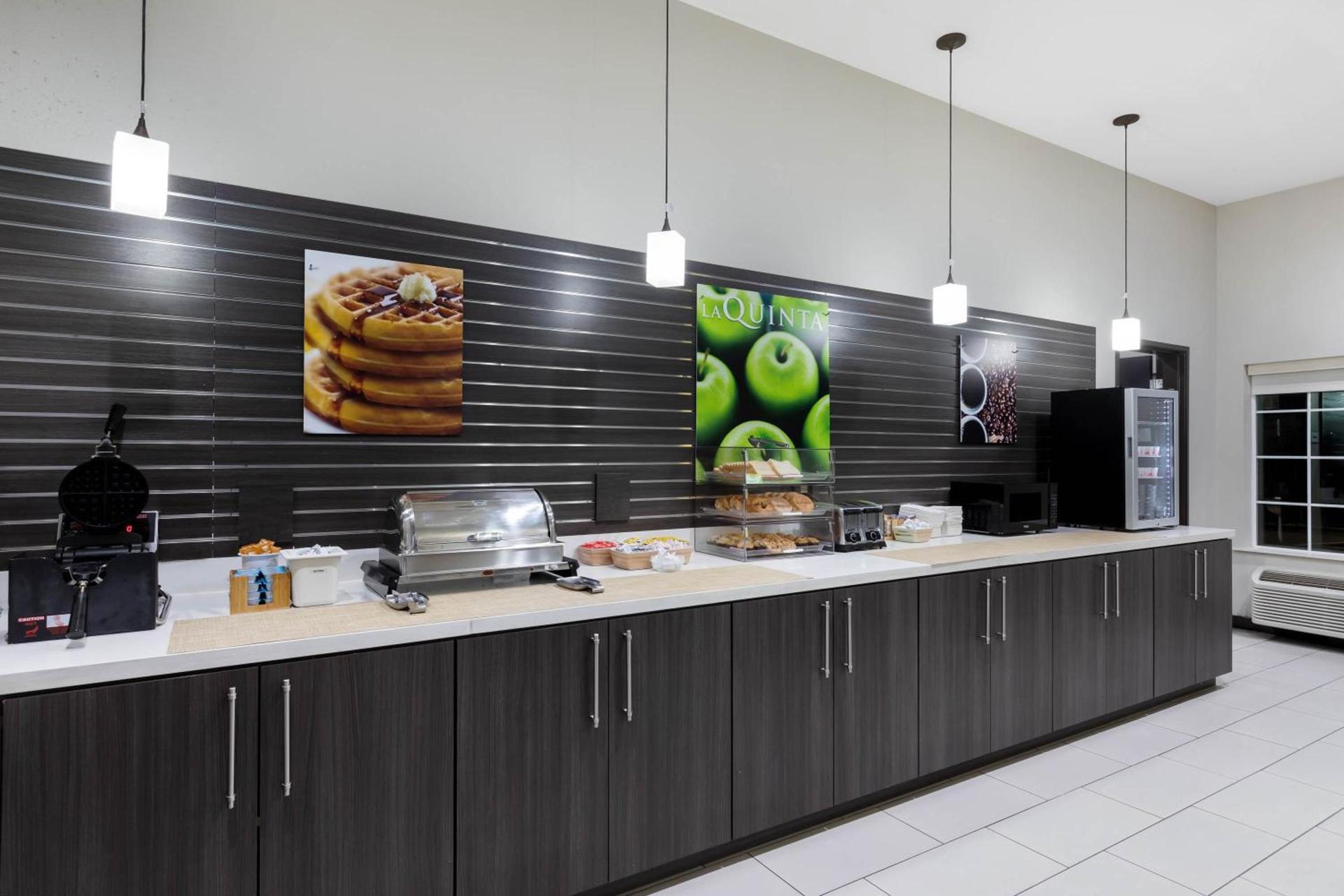 Comfort Inn & Suites photo 15