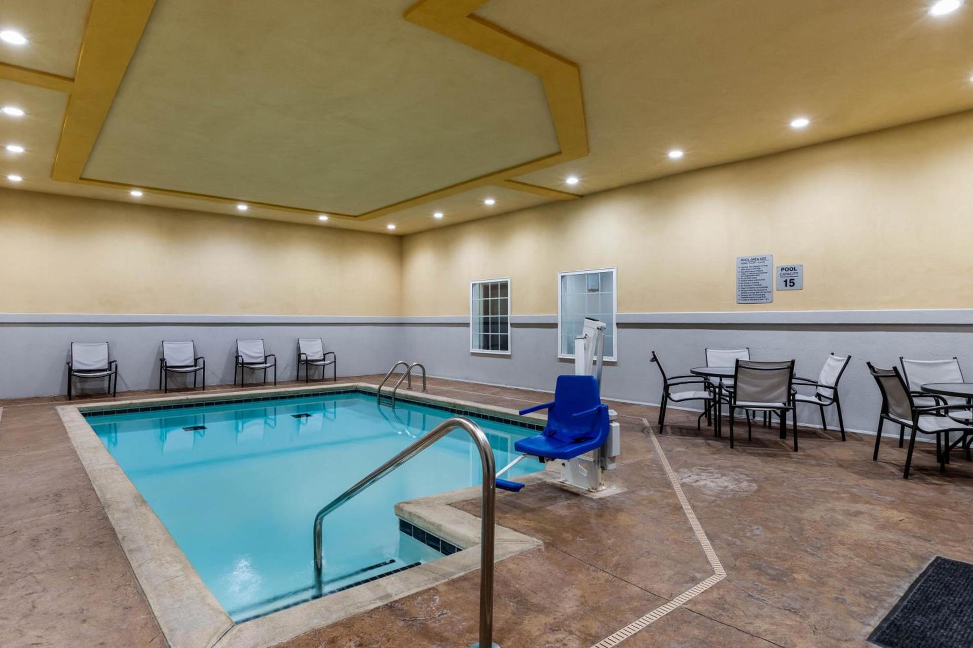 Comfort Inn & Suites photo 6