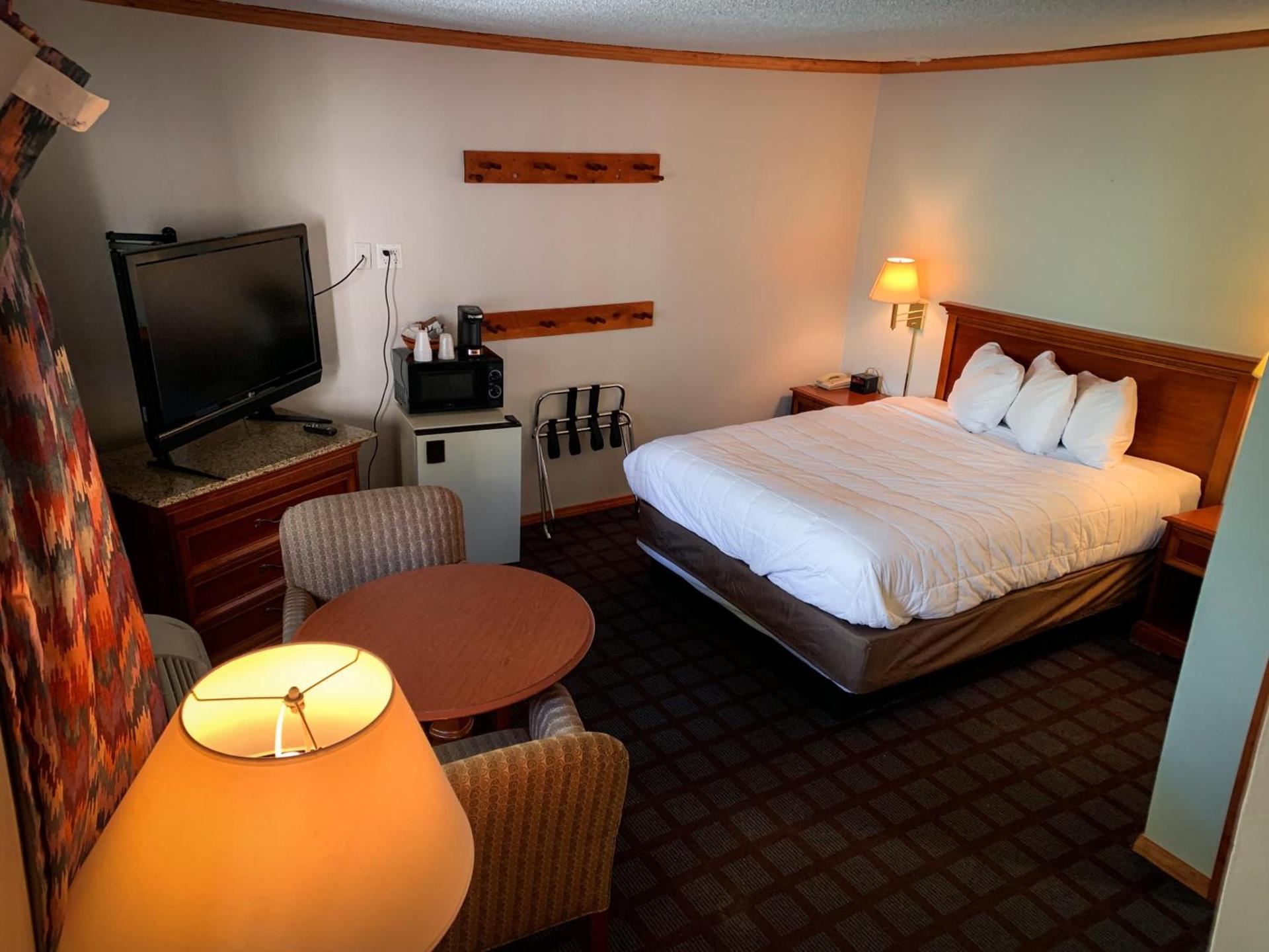 Ventura Grand Inn photo 32
