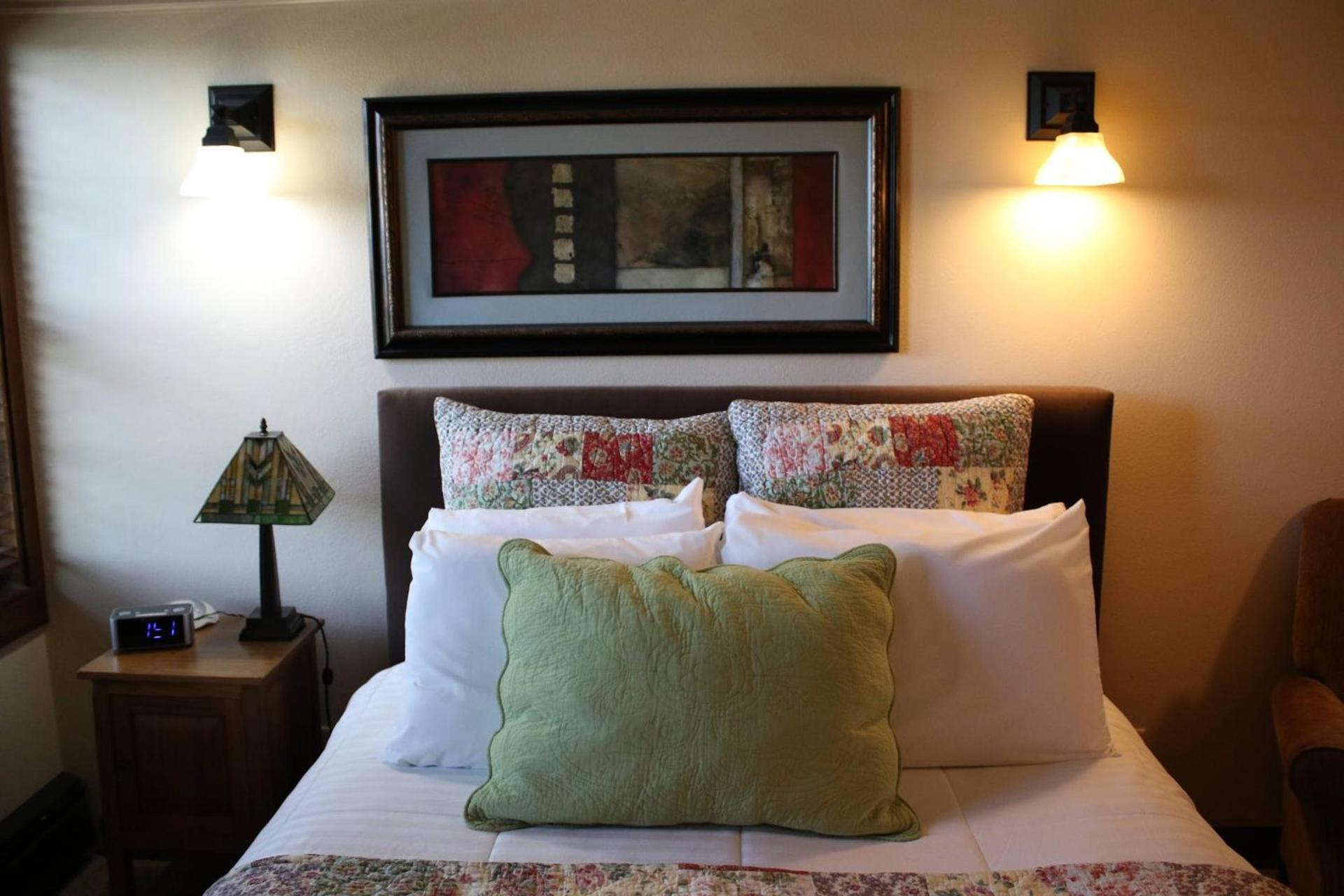 Iowa House Historic Inn photo 6