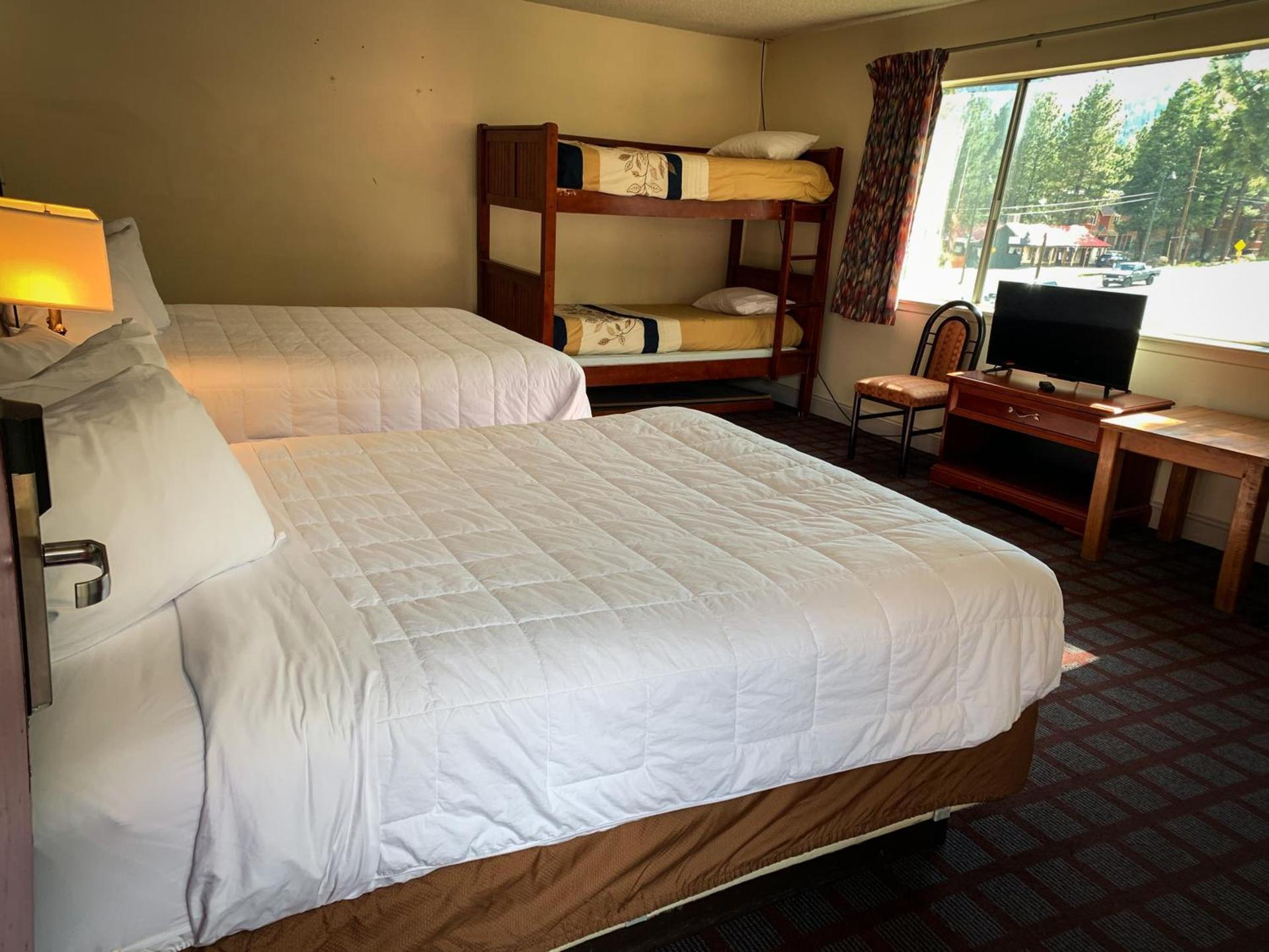 Ventura Grand Inn photo 33