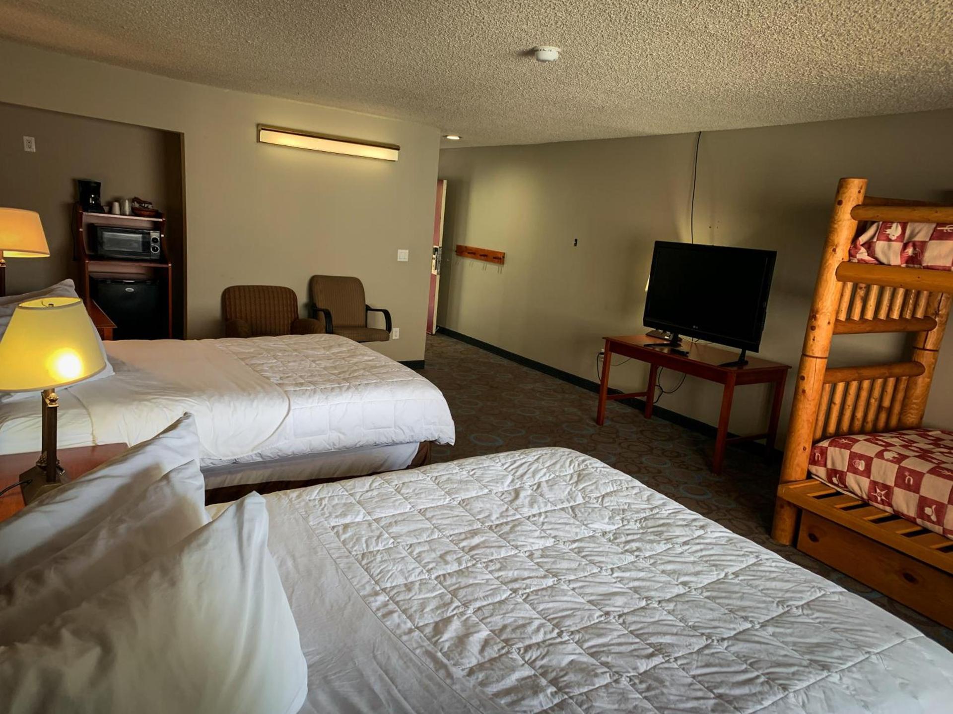 Ventura Grand Inn photo 31
