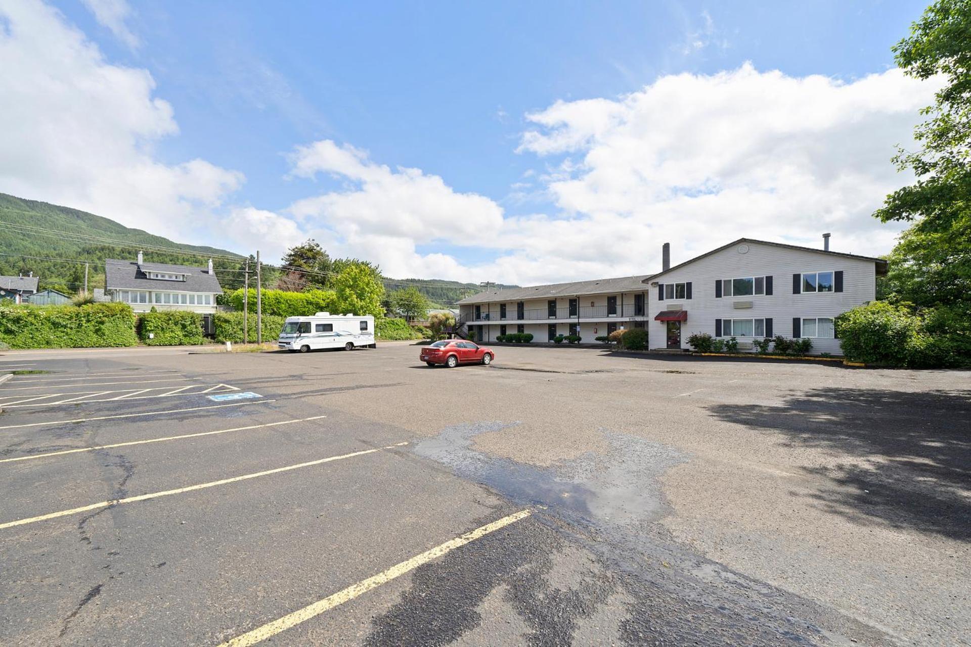 Garibaldi Inn at the Bay photo 3