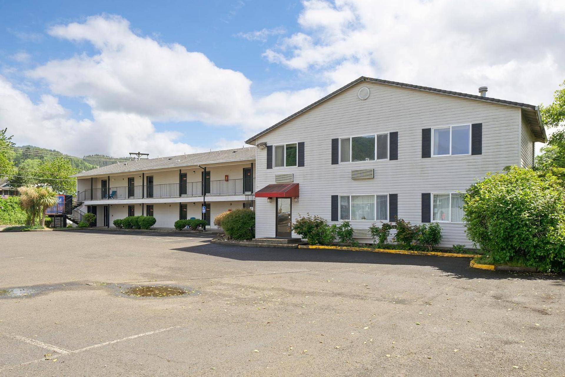 Garibaldi Inn at the Bay photo 4