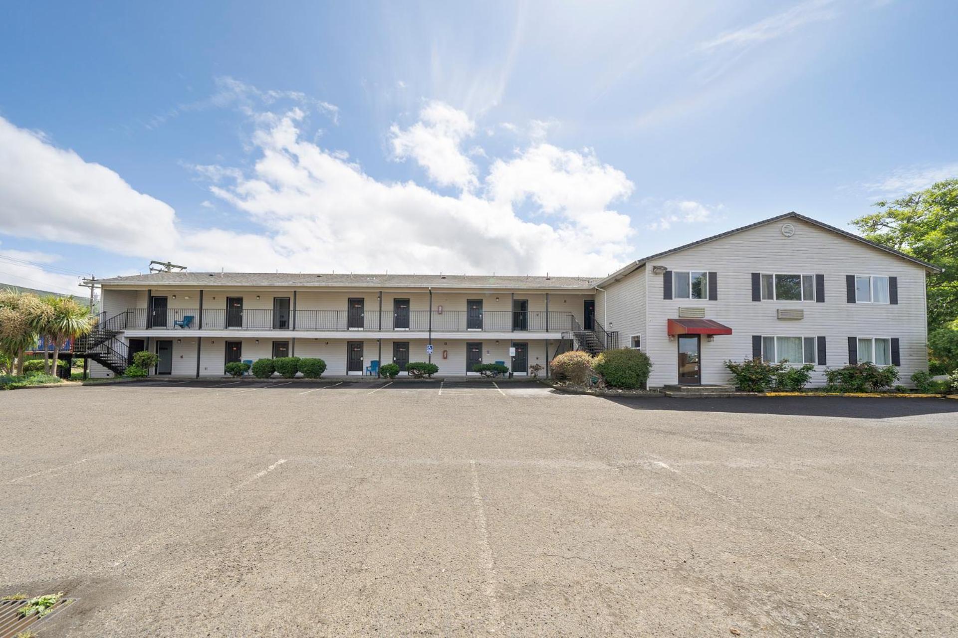 Garibaldi Inn at the Bay photo 5