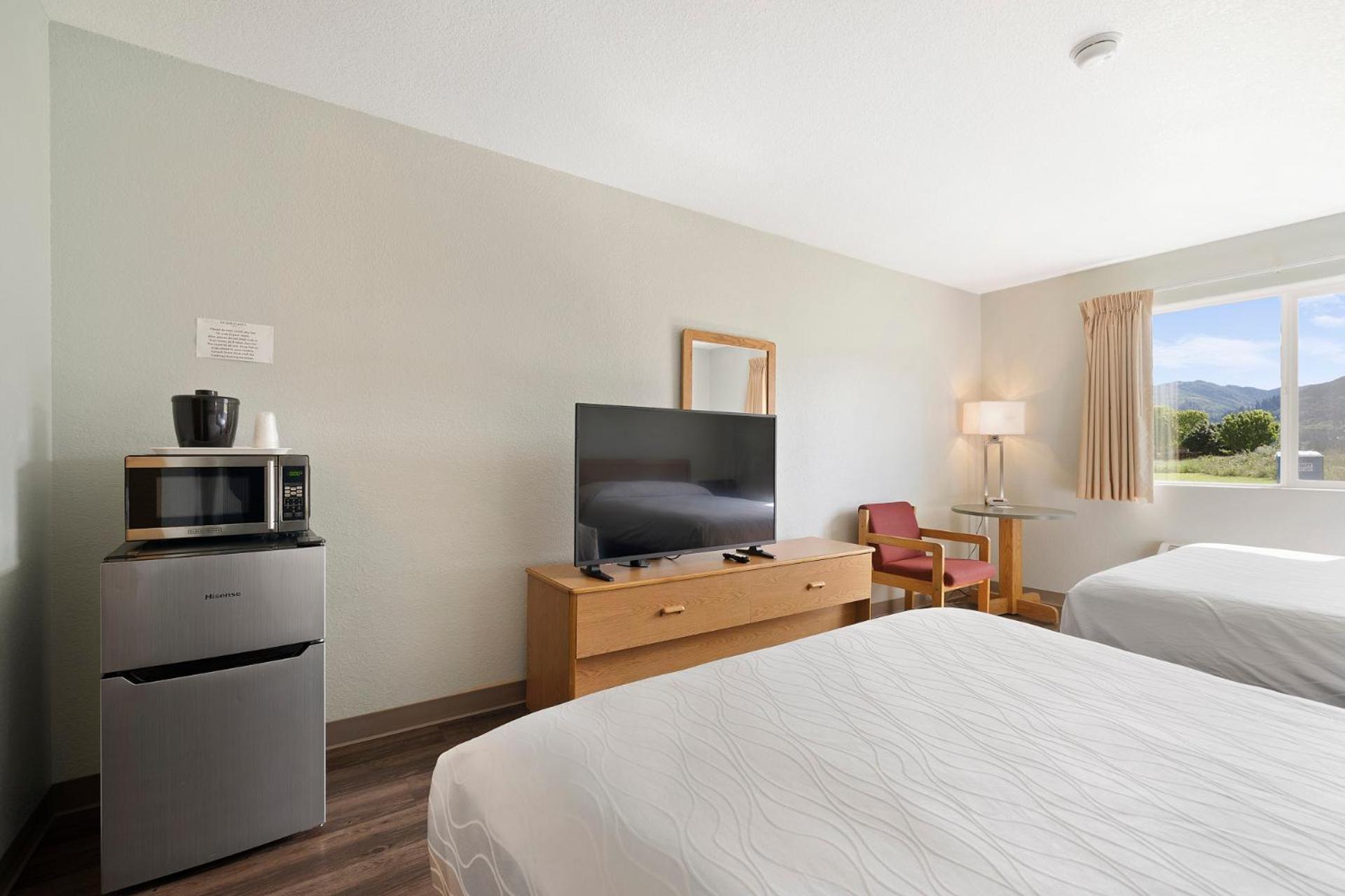 Garibaldi Inn at the Bay photo 9