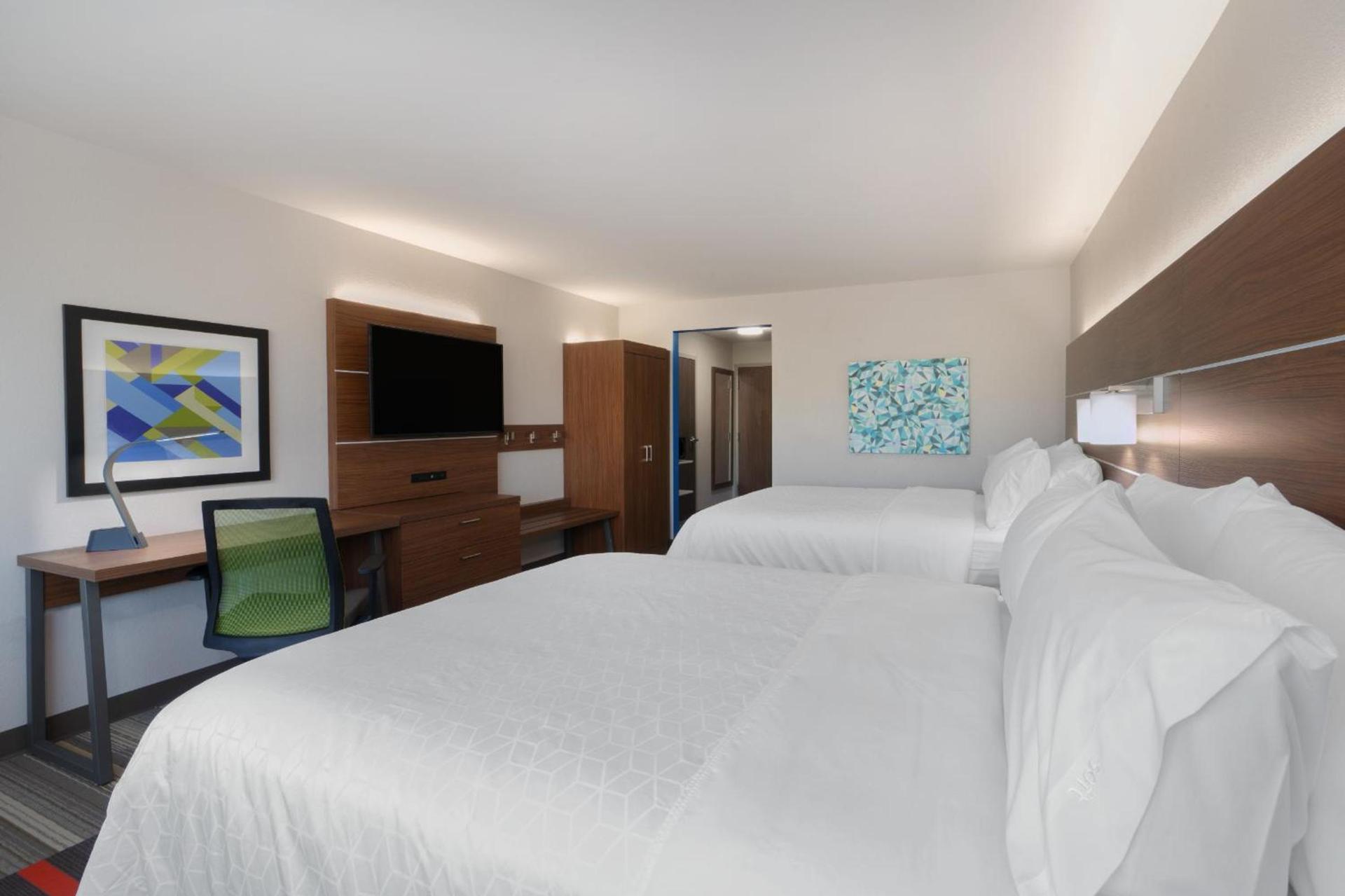 Holiday Inn Express & Suites Lake Havasu - London Bridge by IHG photo 3