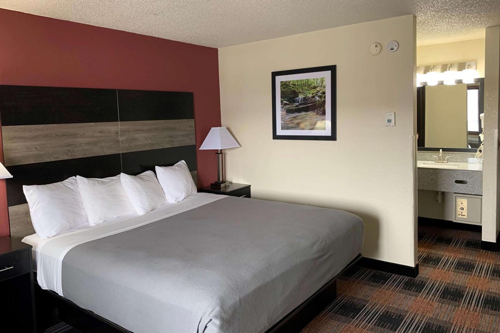 Baymont by Wyndham Waupun photo 17