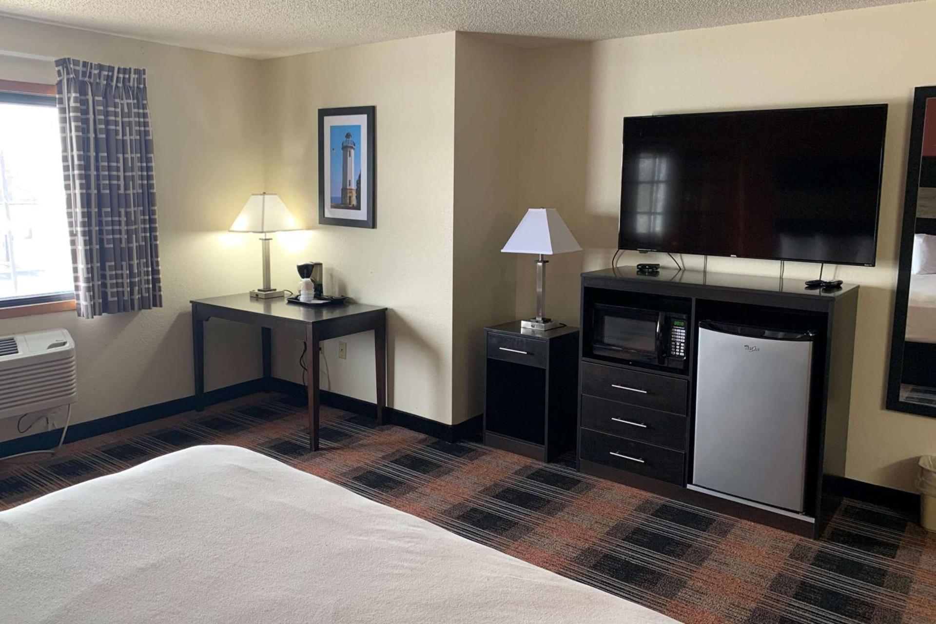 Baymont by Wyndham Waupun photo 27