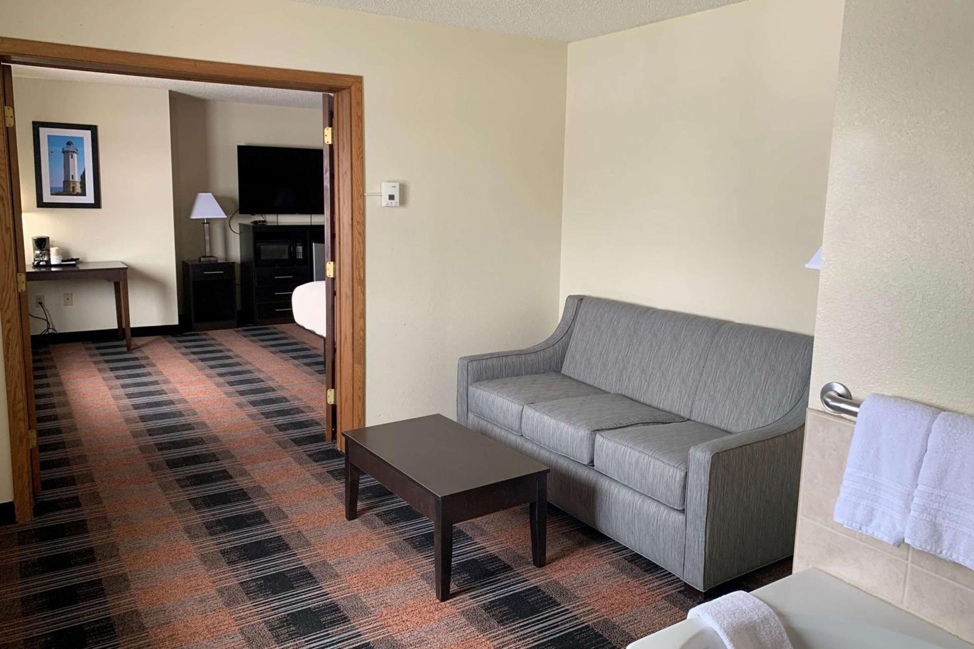 Baymont by Wyndham Waupun photo 21