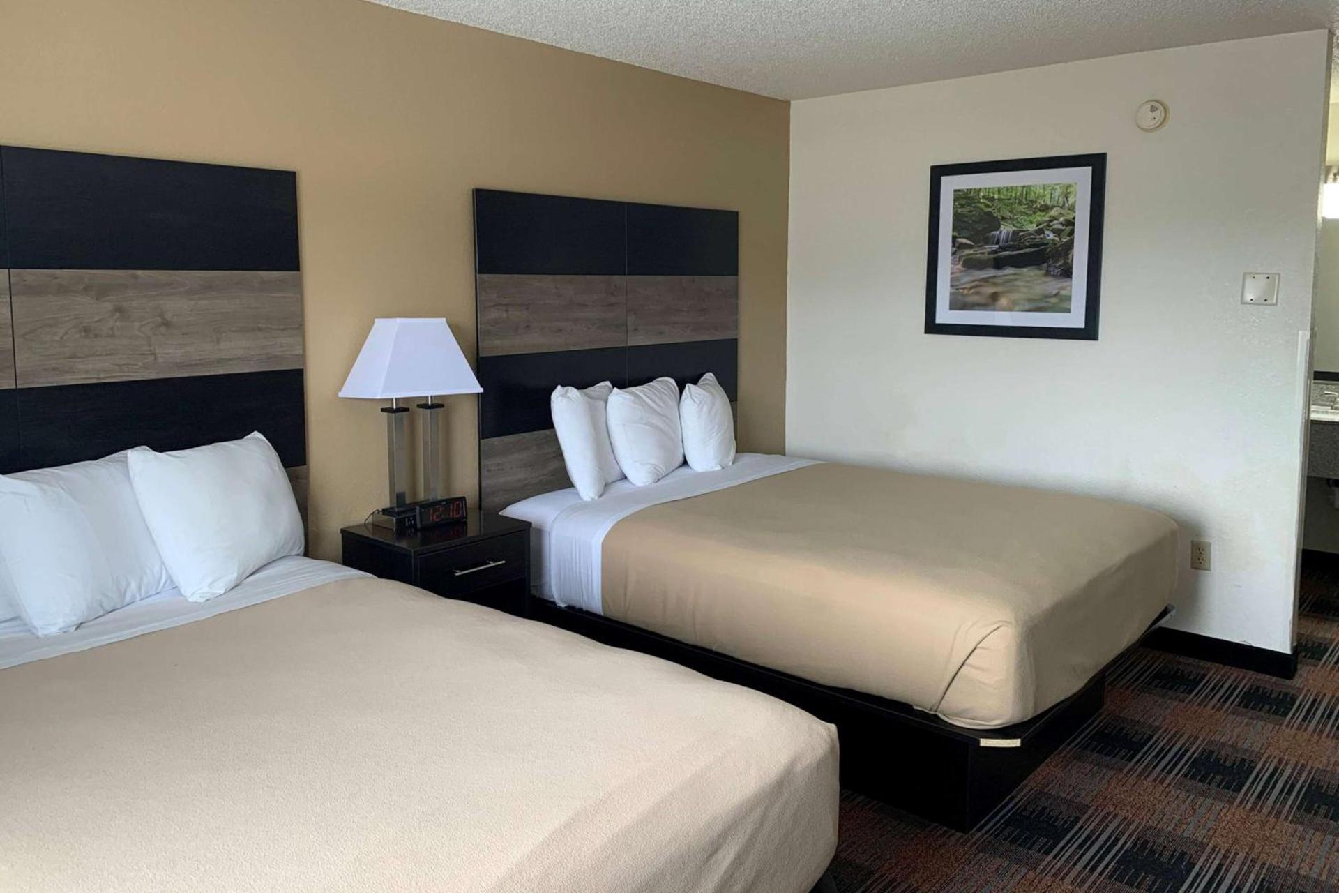 Baymont by Wyndham Waupun photo 25