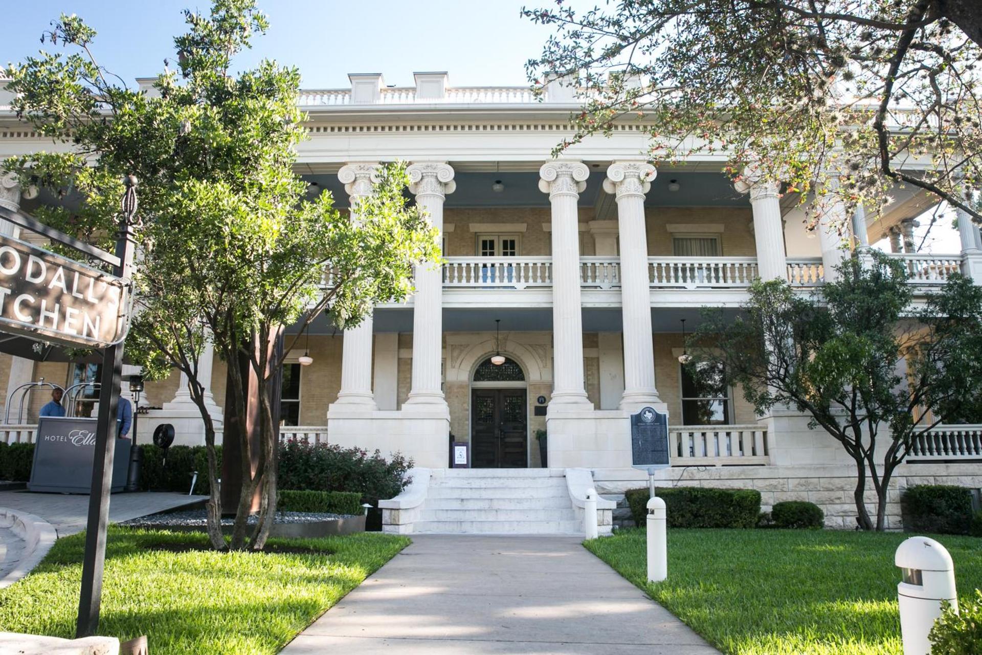 Hotel Ella photo 1