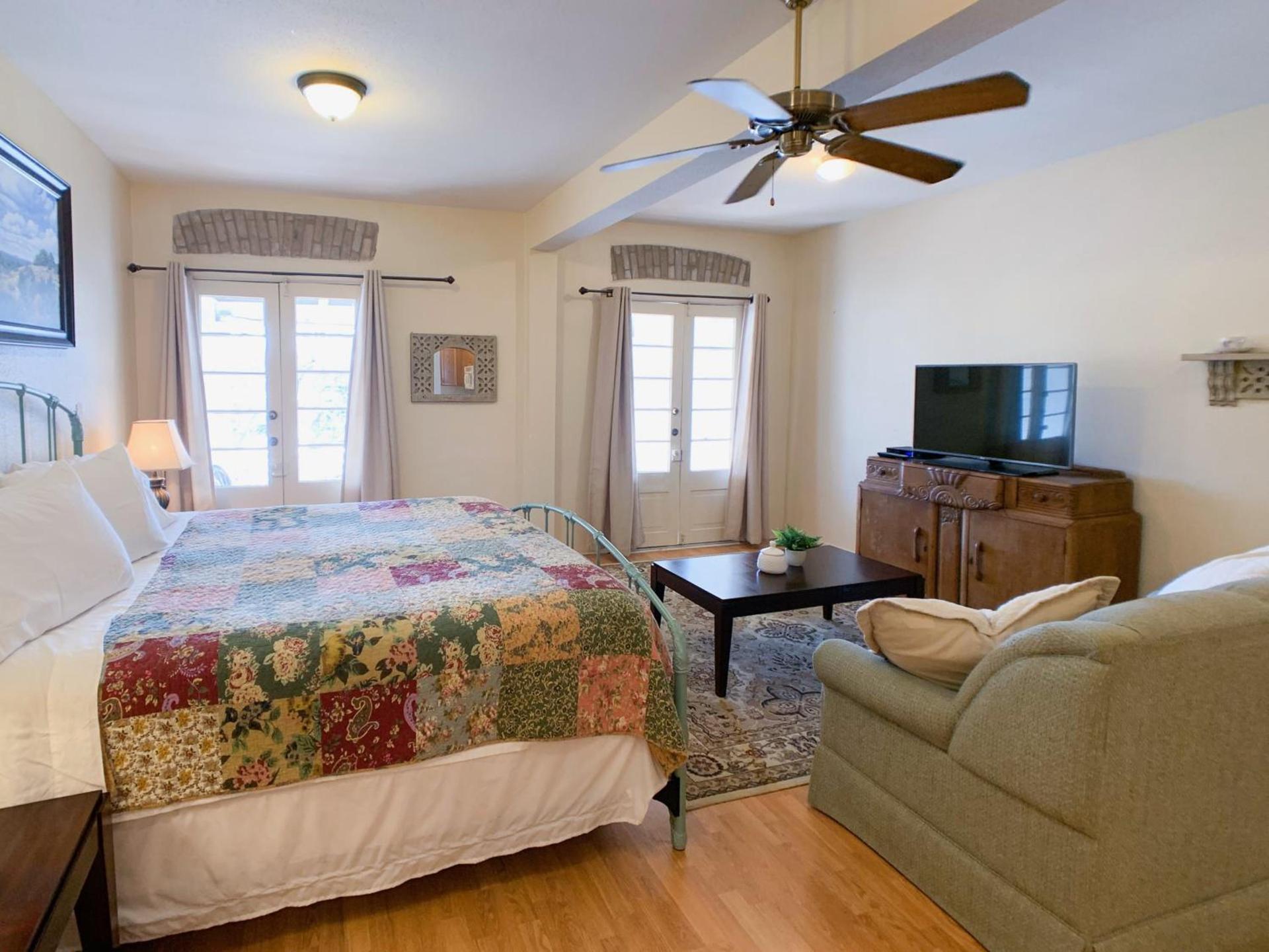 Schmitz Bed & Breakfast photo 33