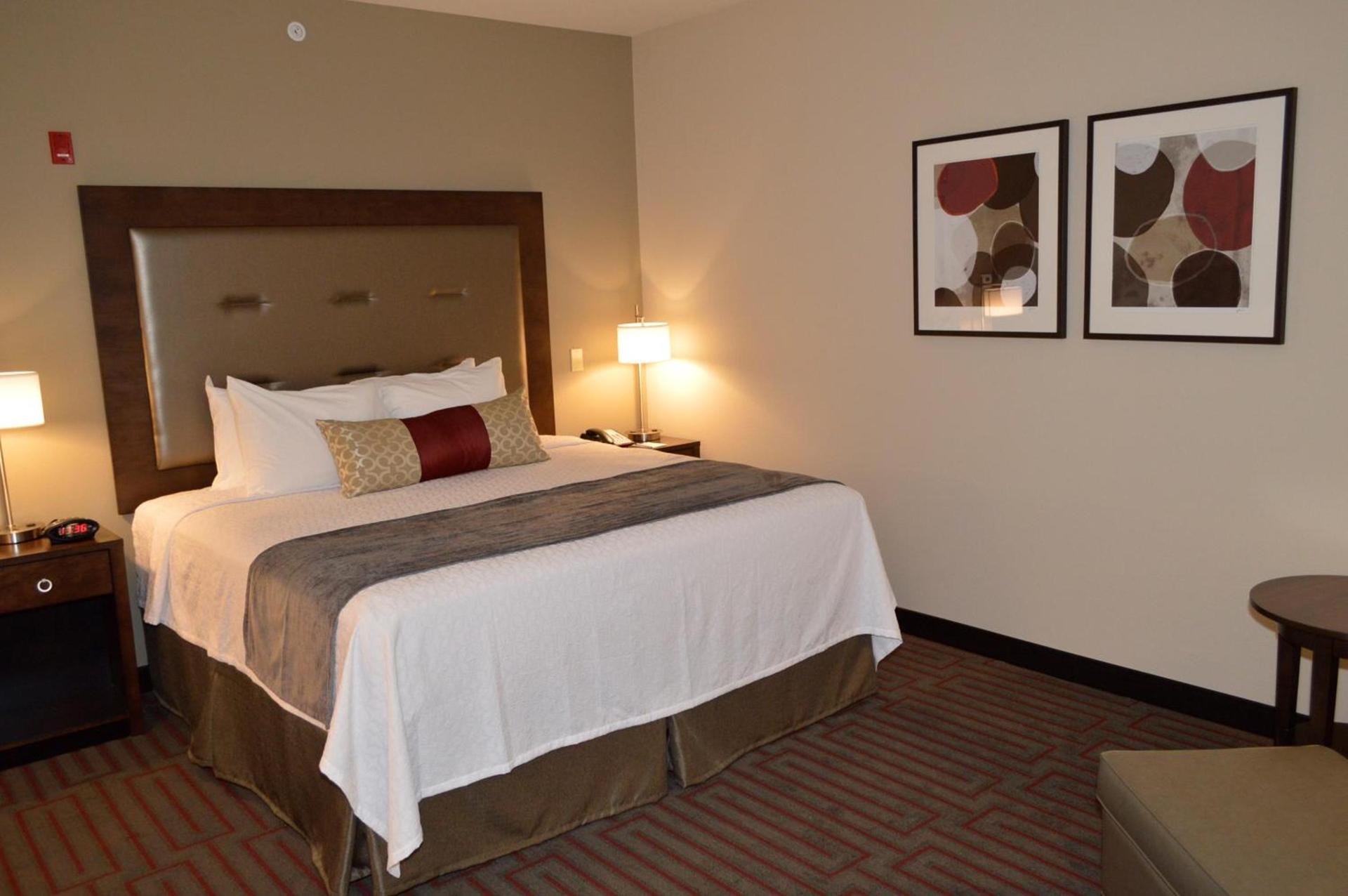 Best Western Plus Stevens County Inn photo 26