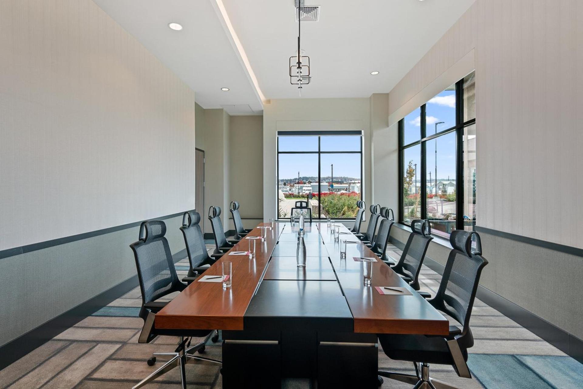 Hotel Indigo Seattle Everett Waterfront Place by IHG photo 19
