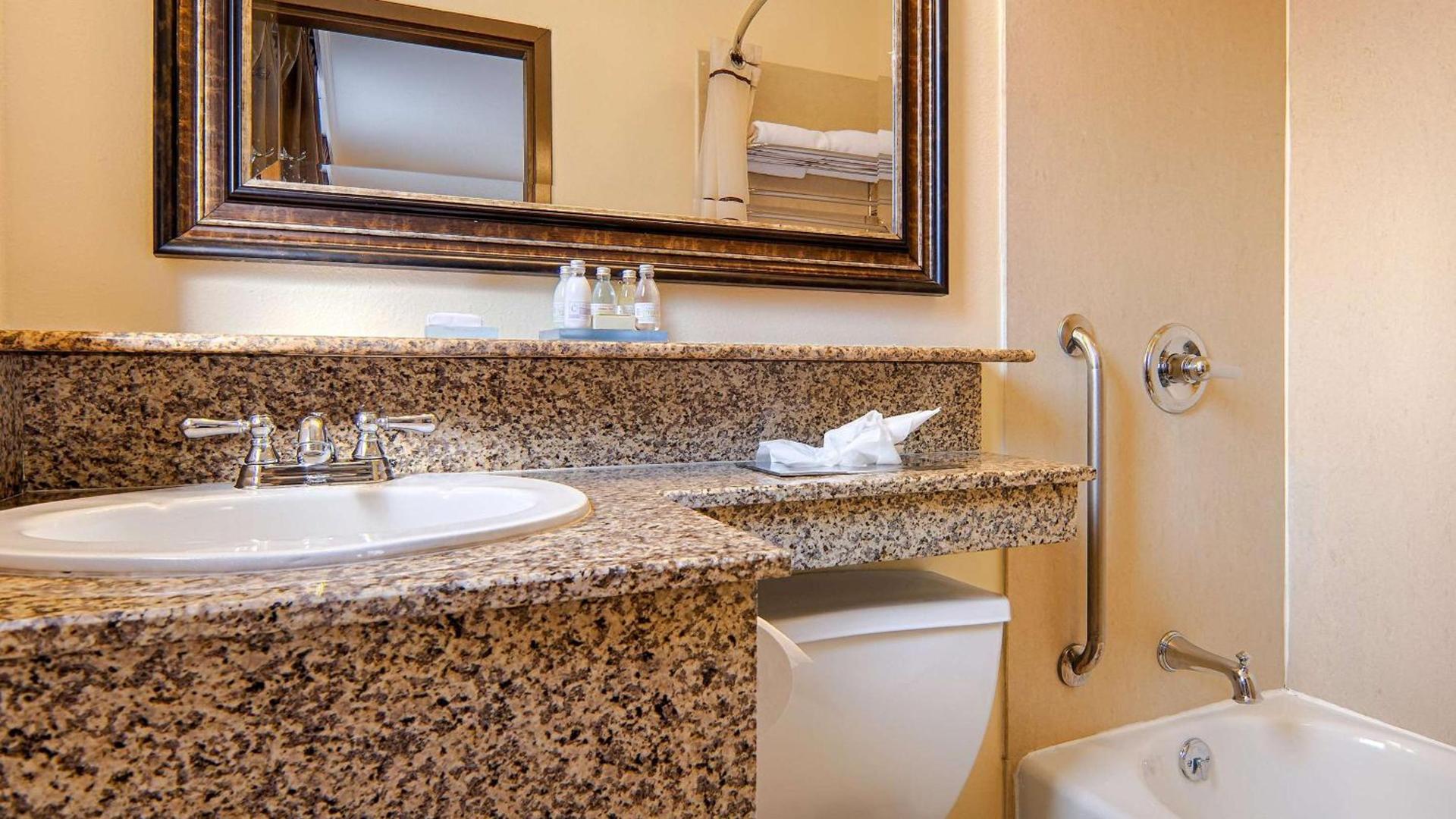 St Charles Inn, Superior Hotel photo 8
