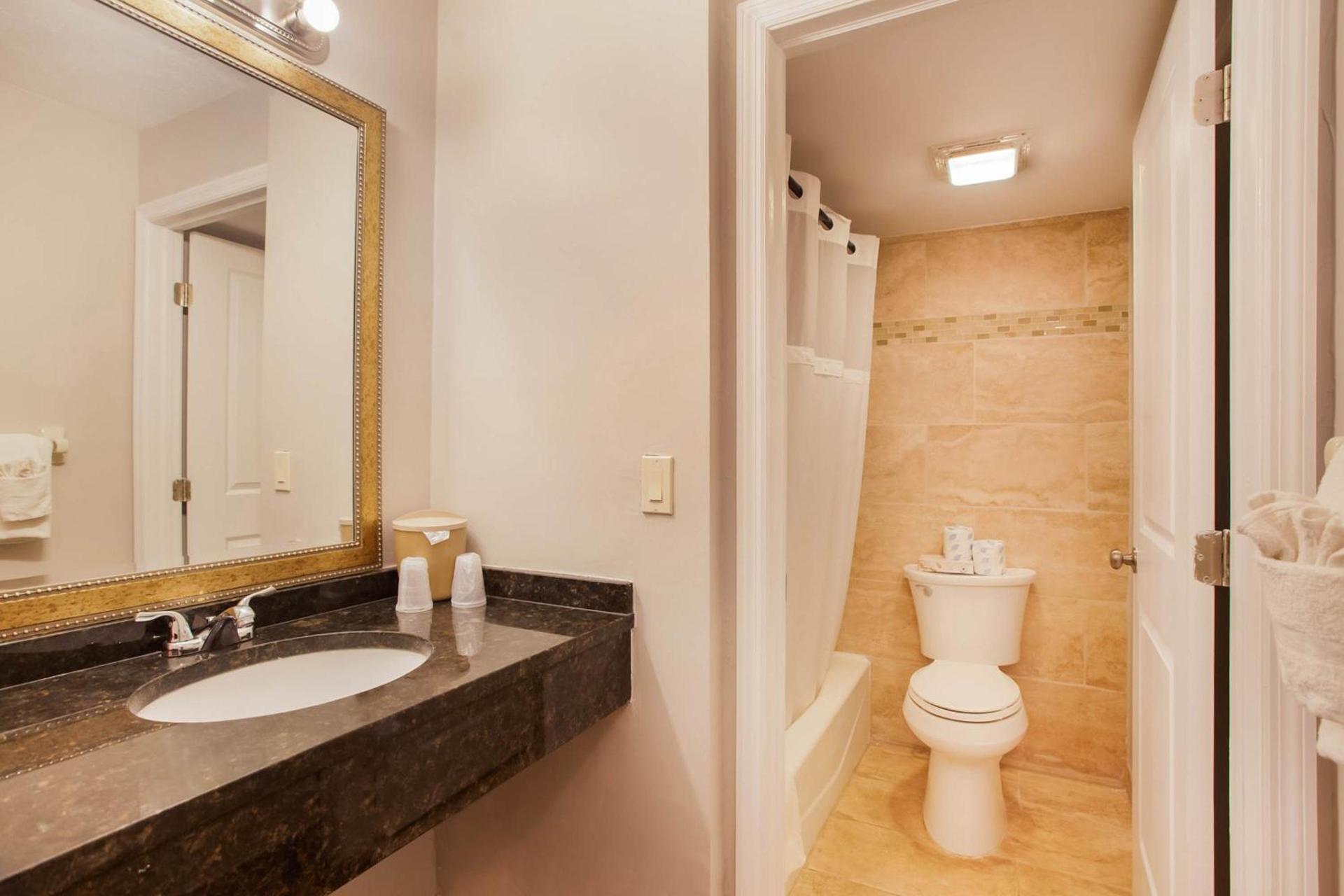 OYO Waterfront Hotel- Cape Coral Fort Myers, FL photo 56