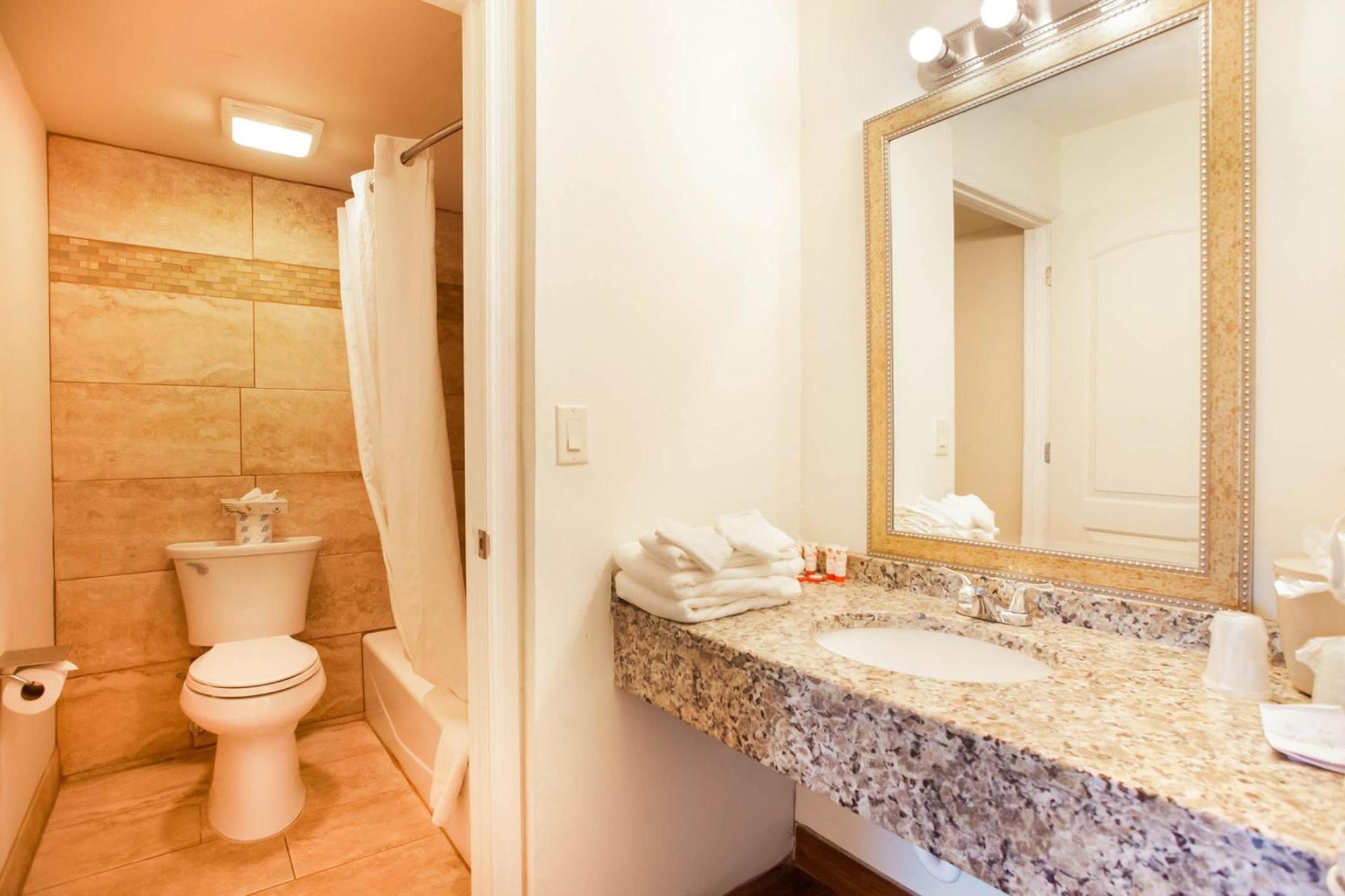 OYO Waterfront Hotel- Cape Coral Fort Myers, FL photo 53