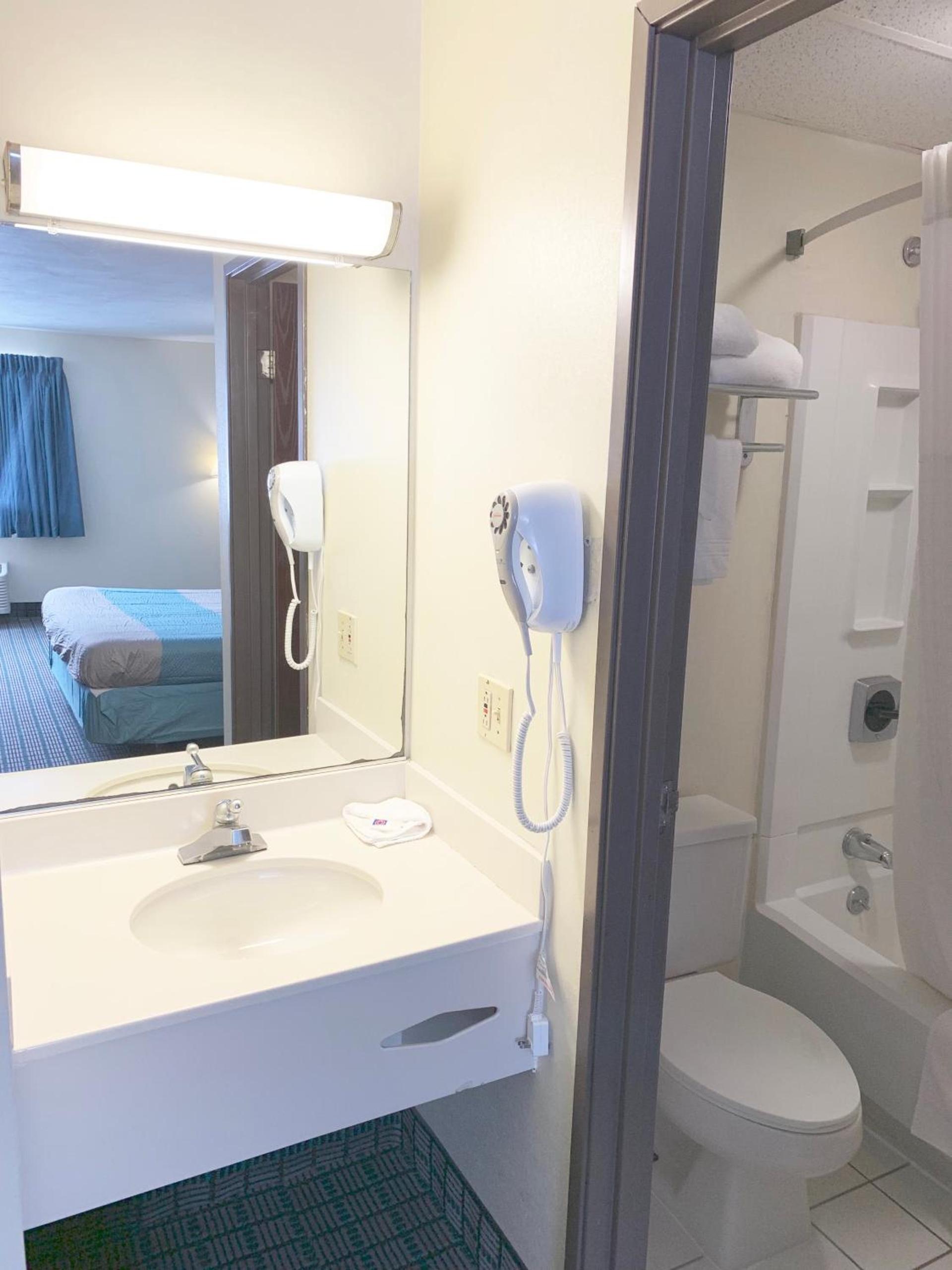 Motel 6 McGraw, NY - Cortland photo 15