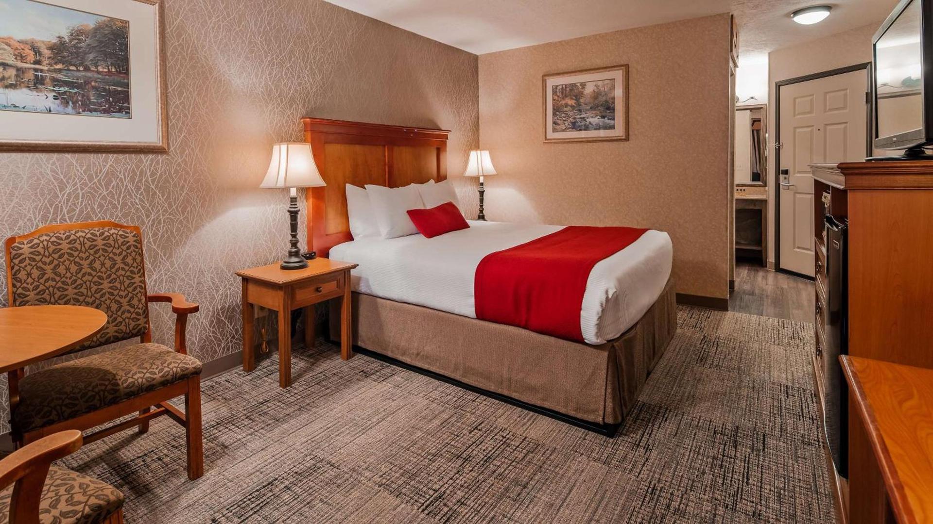 Best Western Plus Rivershore Hotel photo 76