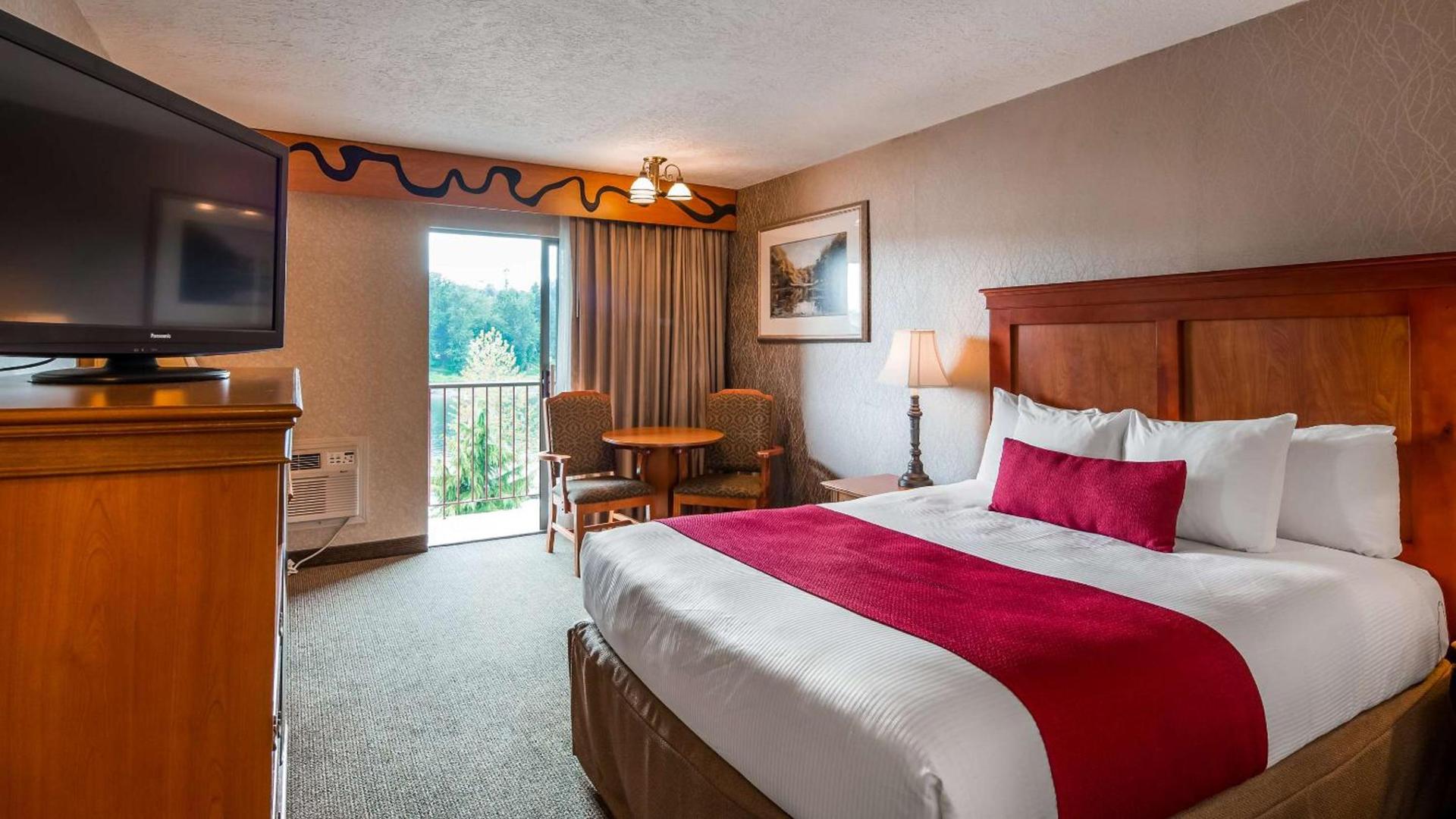 Best Western Plus Rivershore Hotel photo 70