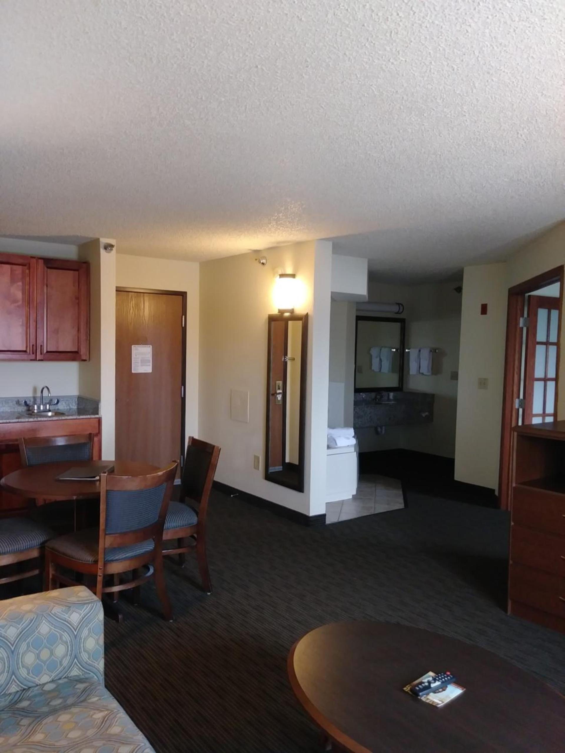 AmericInn by Wyndham Windsor Ft. Collins photo 19