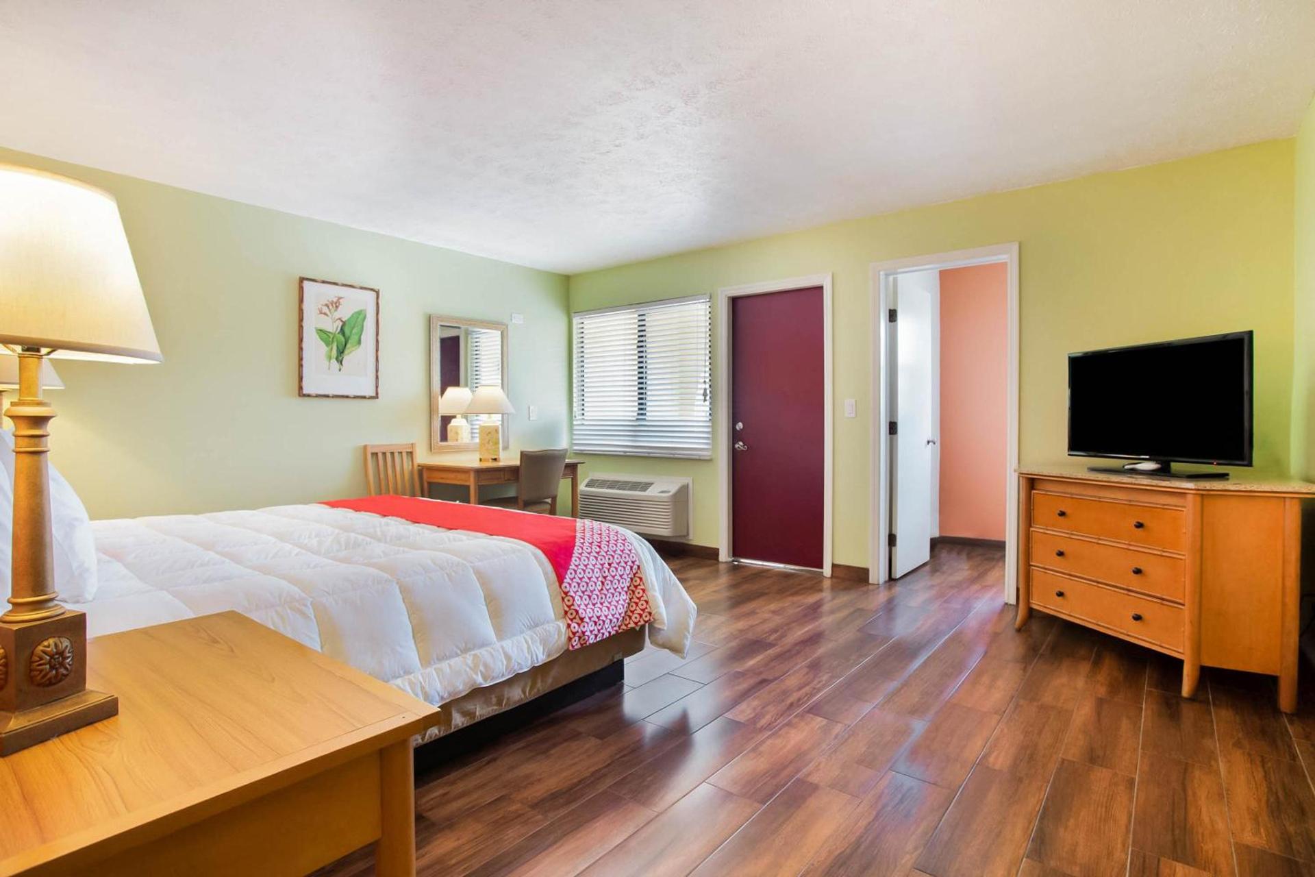 OYO Waterfront Hotel- Cape Coral Fort Myers, FL photo 48