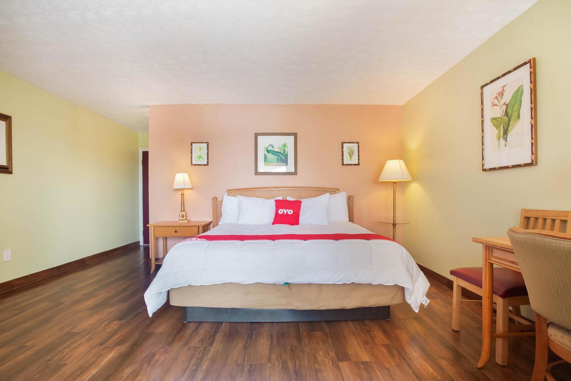 OYO Waterfront Hotel- Cape Coral Fort Myers, FL photo 35