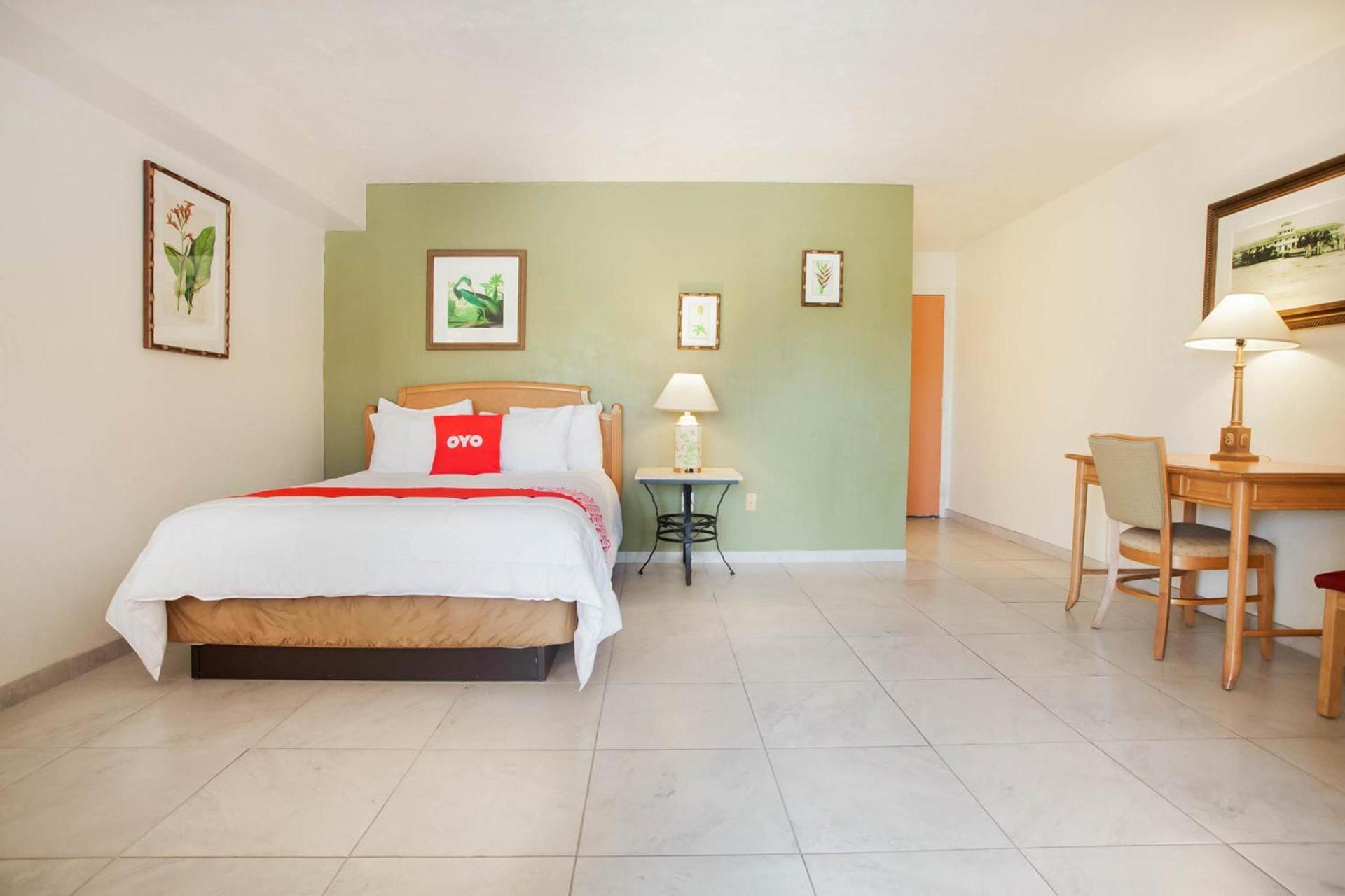 OYO Waterfront Hotel- Cape Coral Fort Myers, FL photo 15