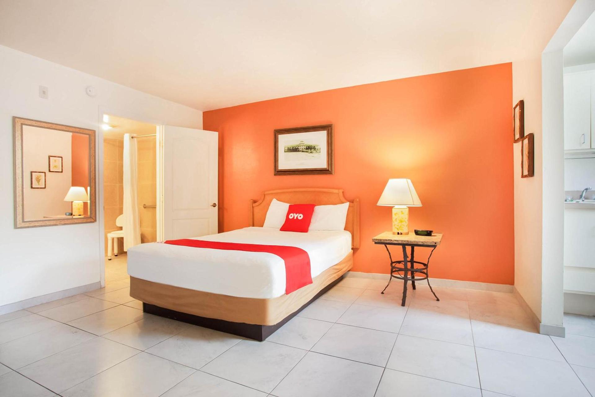 OYO Waterfront Hotel- Cape Coral Fort Myers, FL photo 10