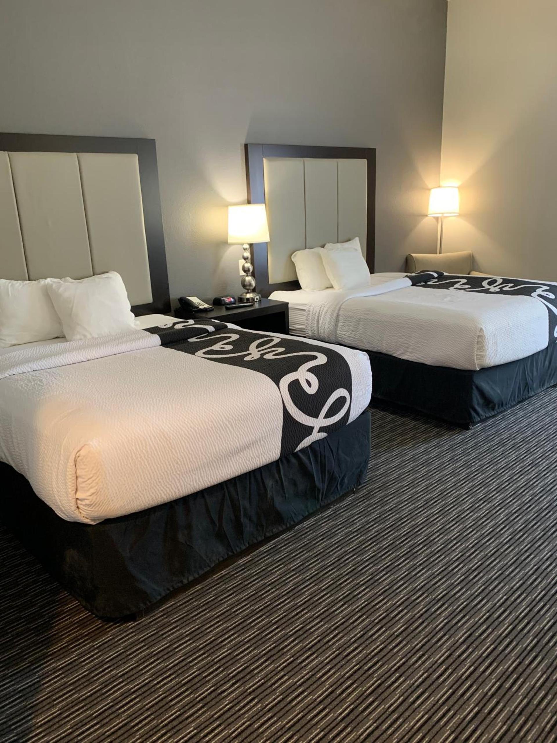La Quinta by Wyndham Hattiesburg - I-59 photo 2