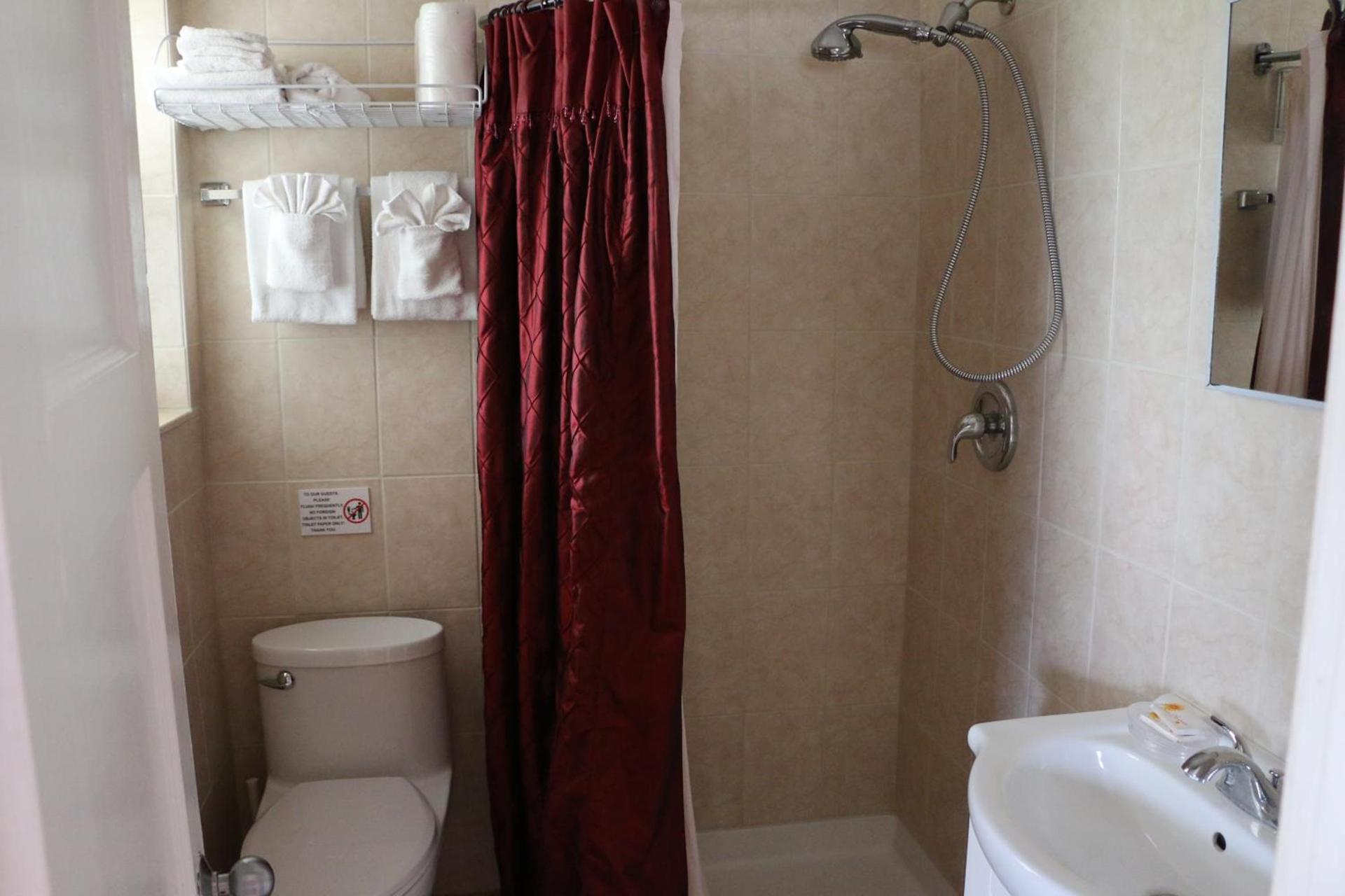 Breakaway Inn Guest House photo 26
