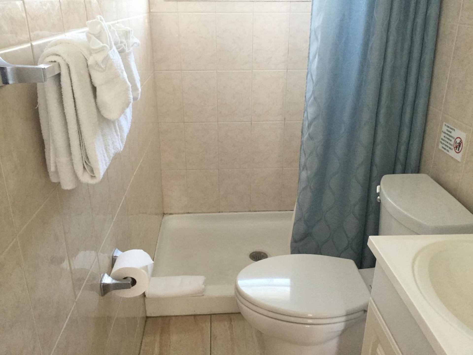 Breakaway Inn Guest House photo 22