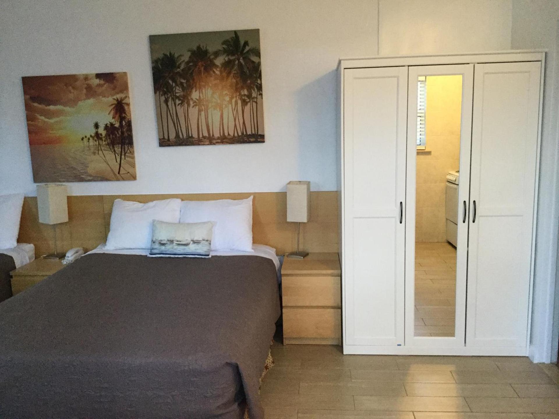 Breakaway Inn Guest House photo 18