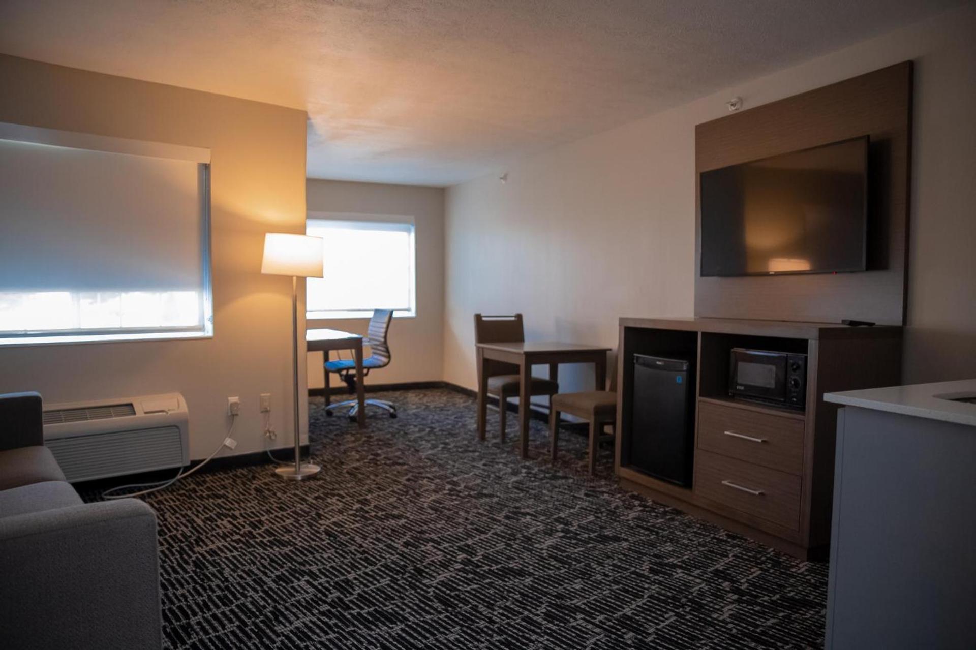 Clarion Pointe Indianapolis Airport photo 42