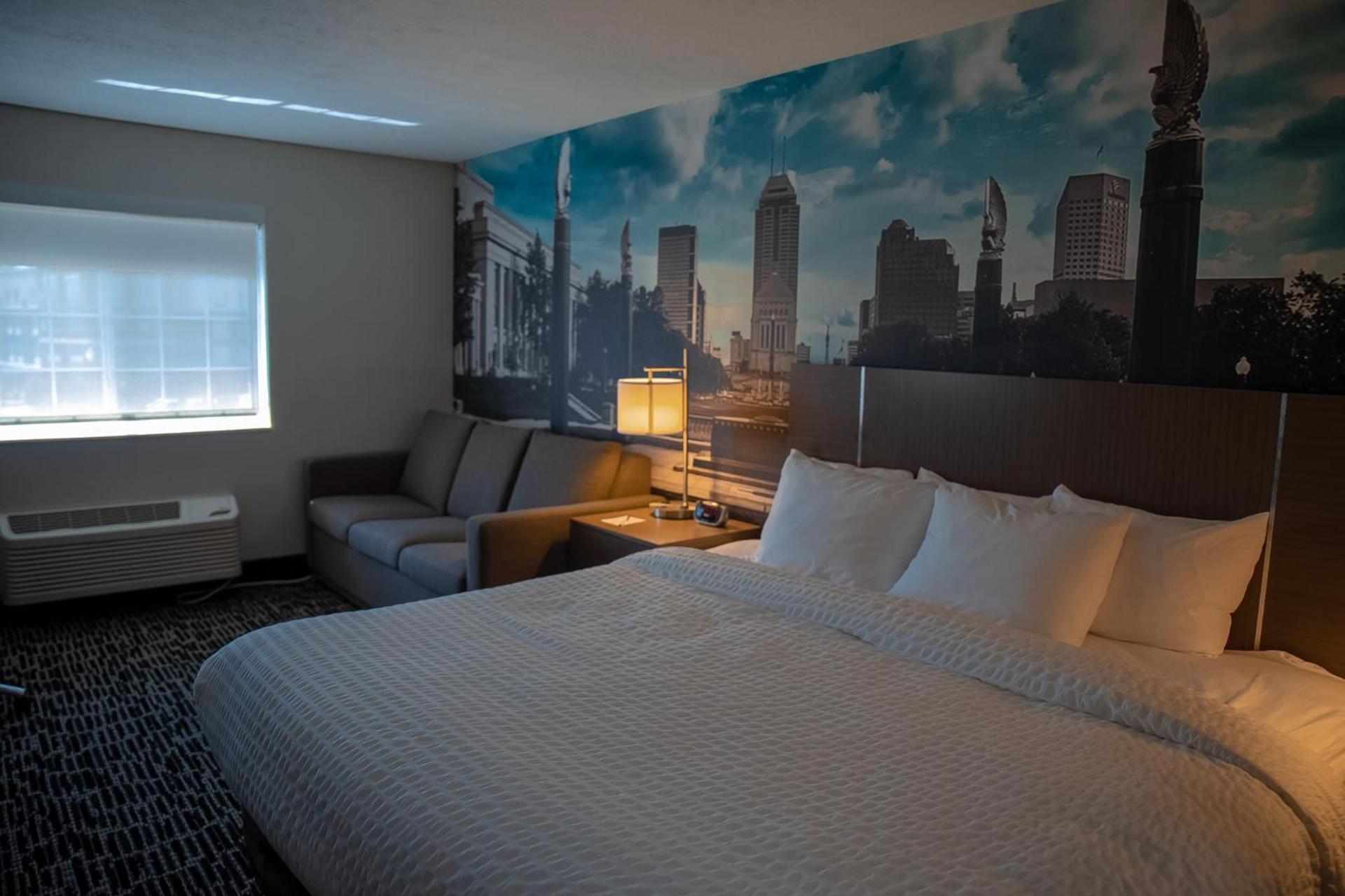 Clarion Pointe Indianapolis Airport photo 40
