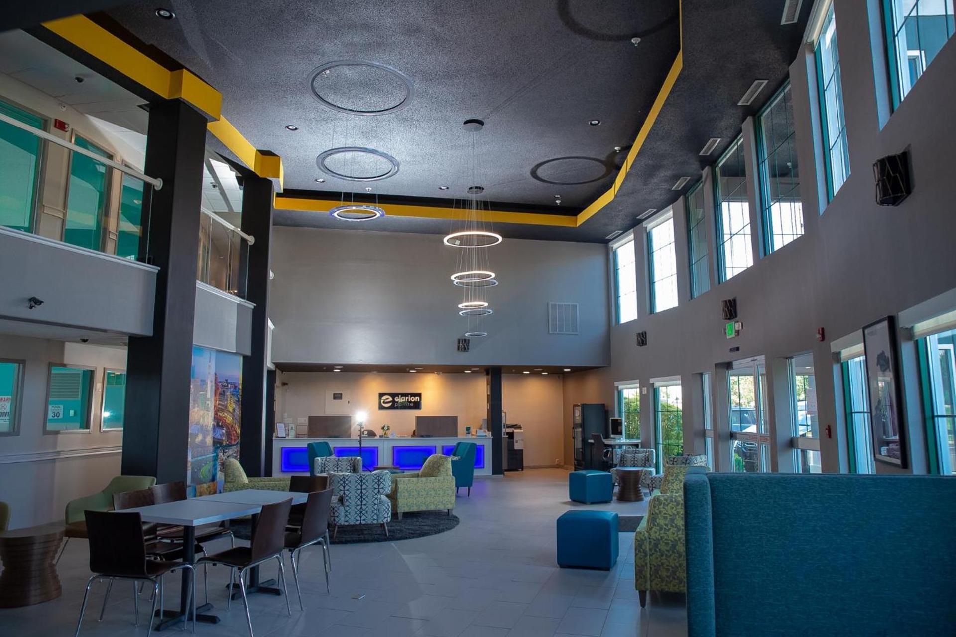 Clarion Pointe Indianapolis Airport photo 32