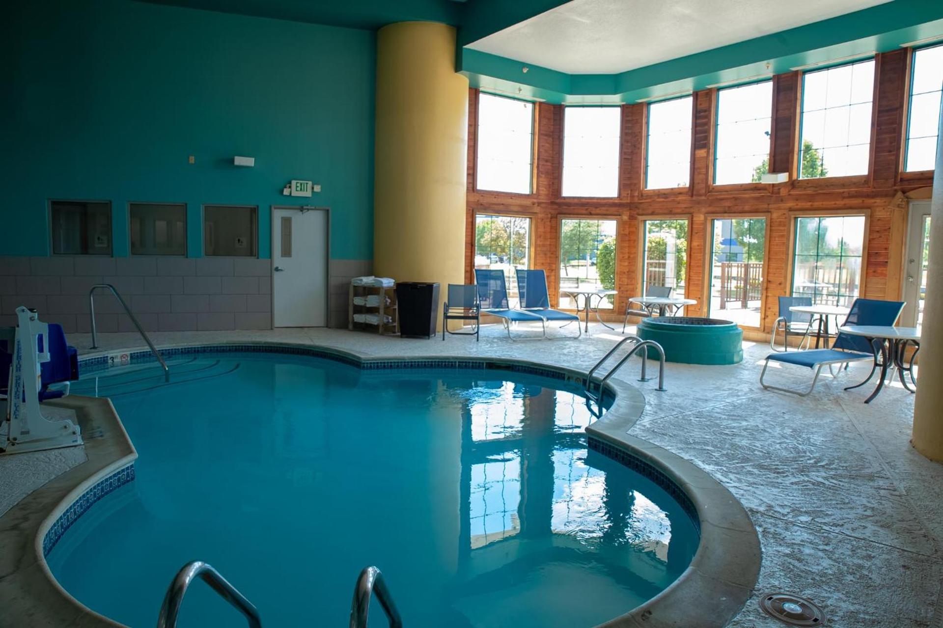 Clarion Pointe Indianapolis Airport photo 22