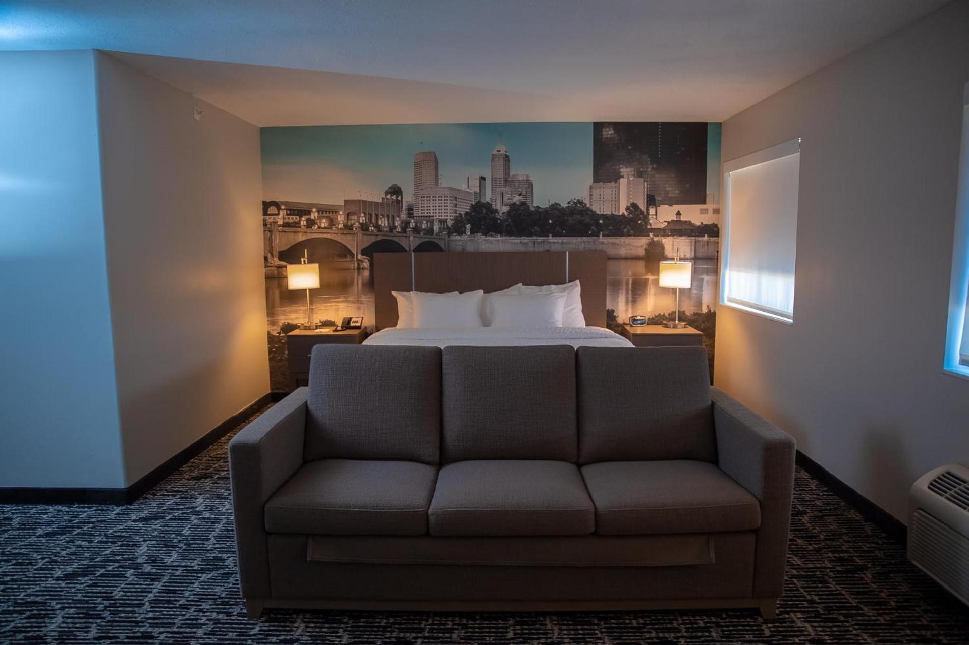 Clarion Pointe Indianapolis Airport photo 14
