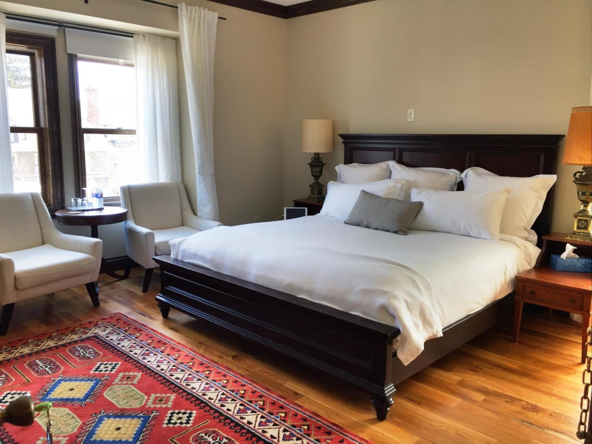 Dartmouth House Inn photo 8