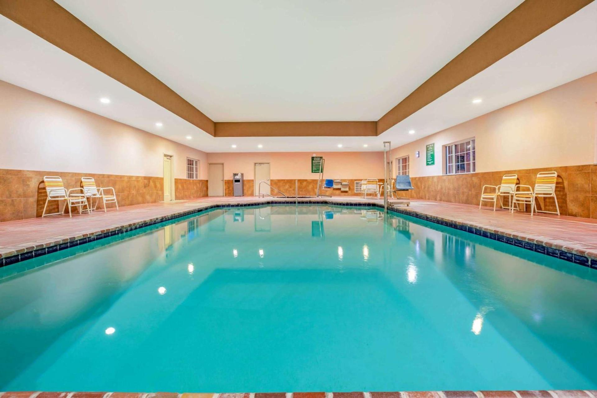 La Quinta by Wyndham Floresville photo 30
