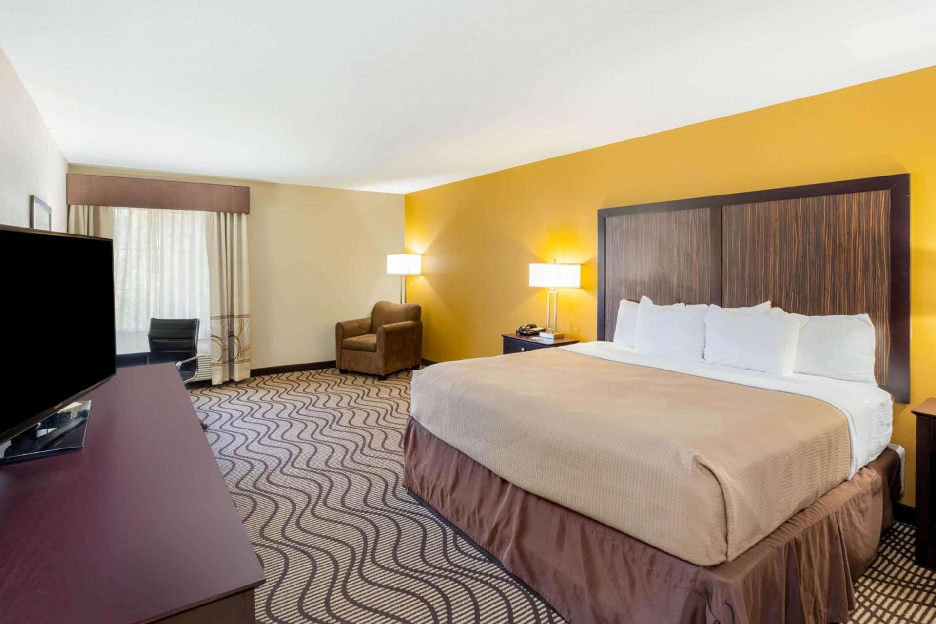 La Quinta by Wyndham Floresville photo 16