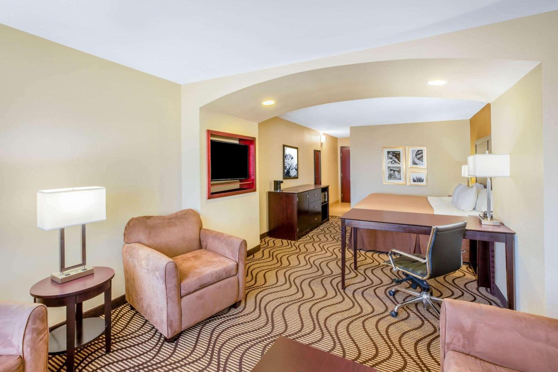 La Quinta by Wyndham Floresville photo 11