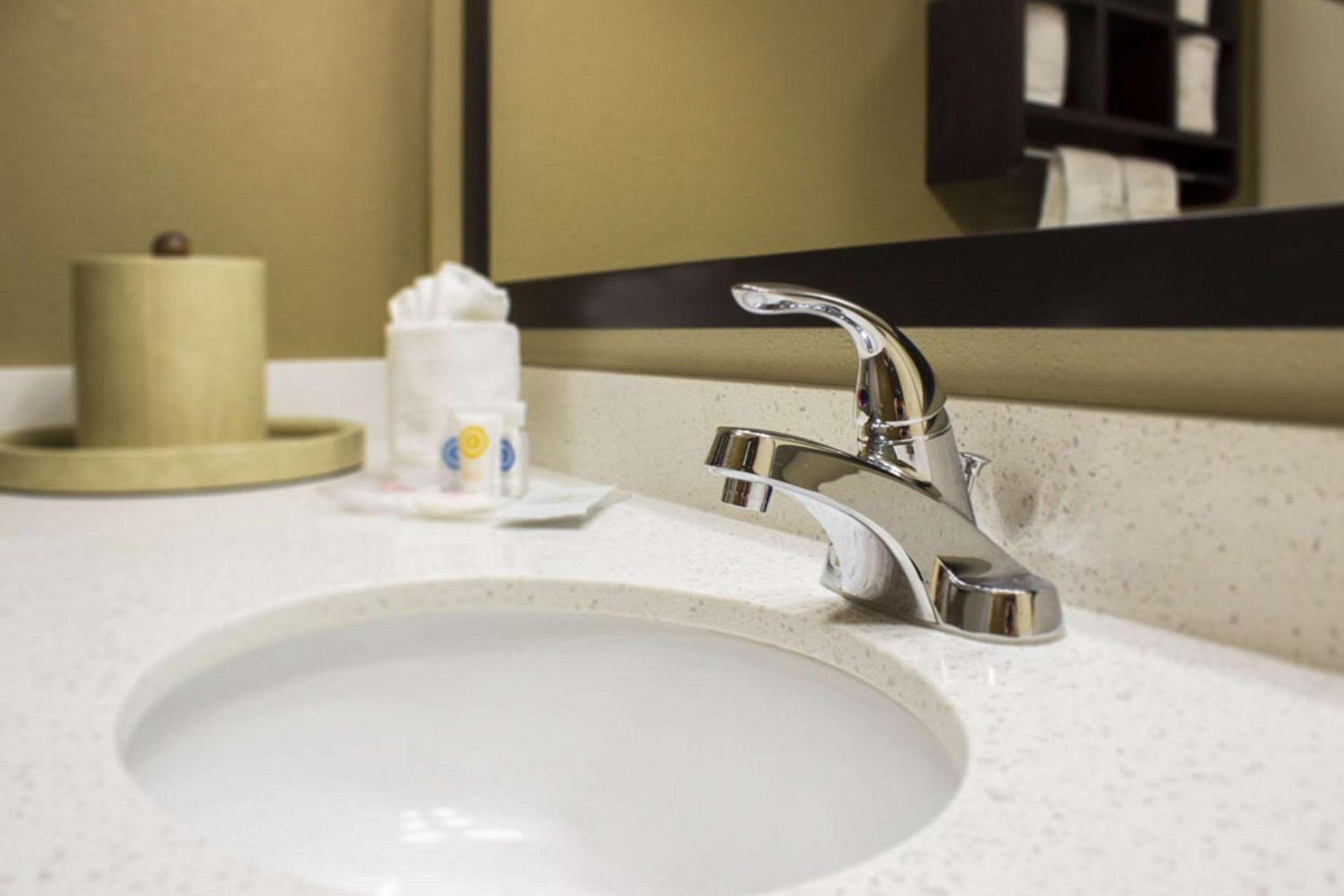Comfort Suites Regency Park photo 30