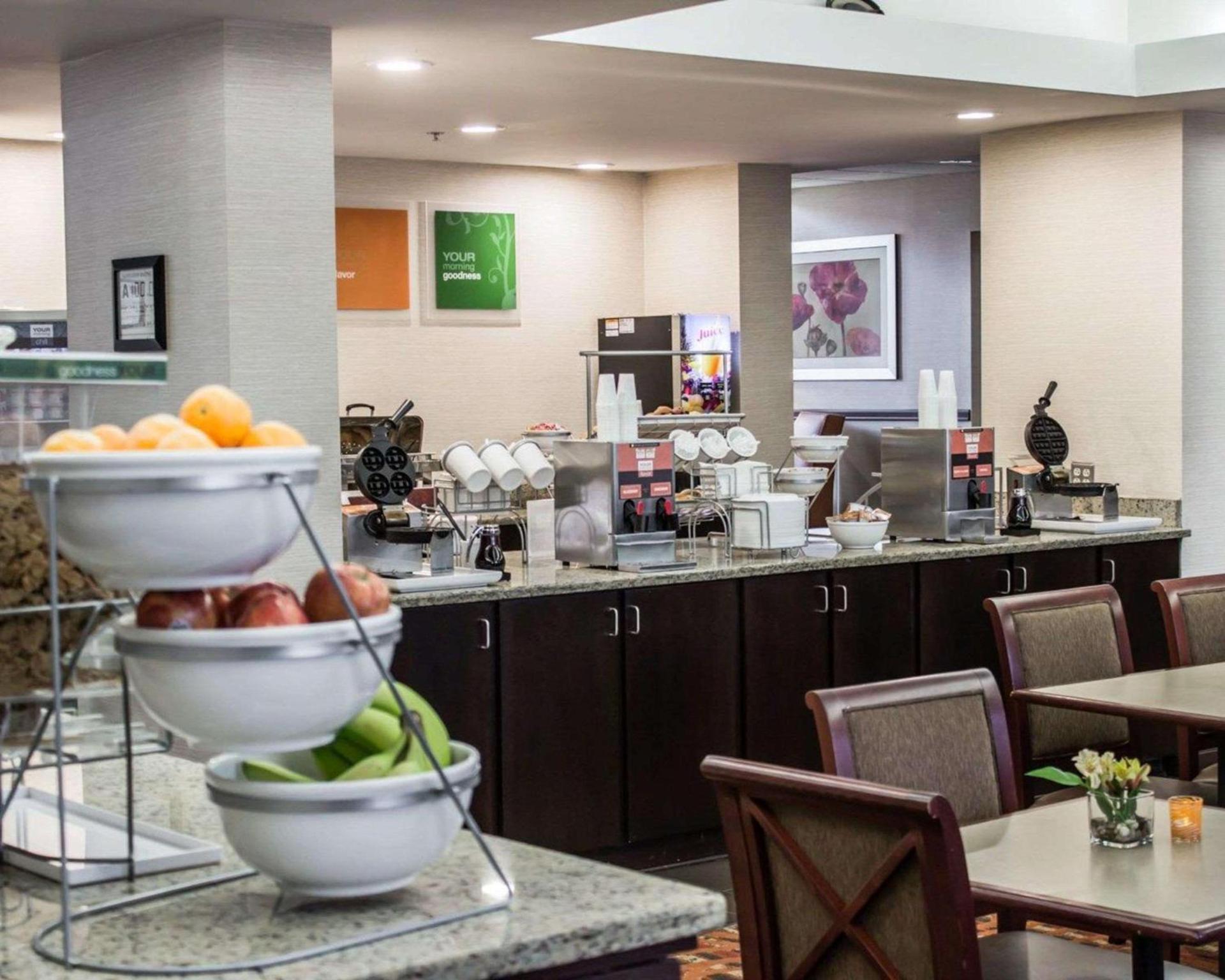 Comfort Suites Regency Park photo 32