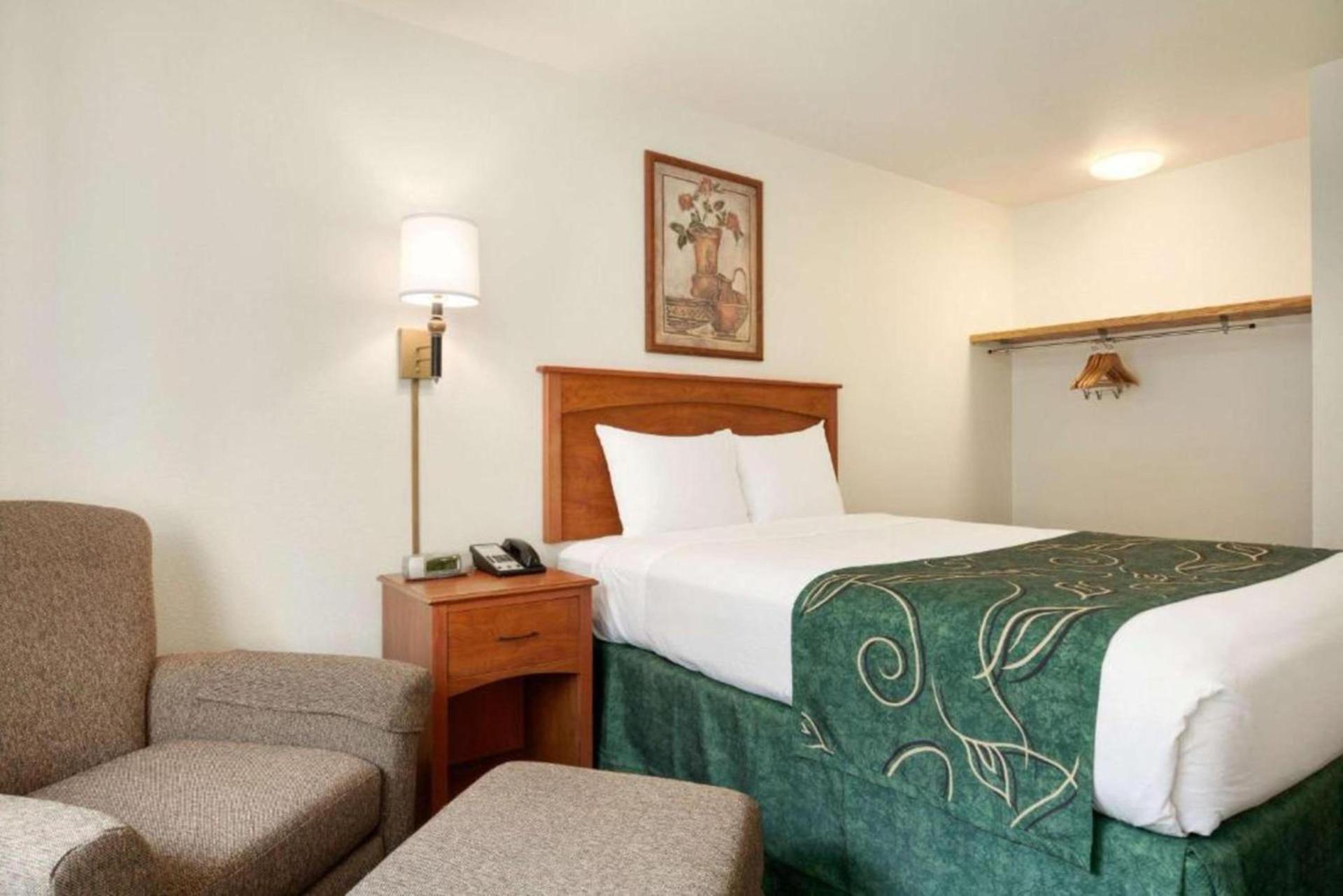 Travelodge by Wyndham Dunsmuir photo 4